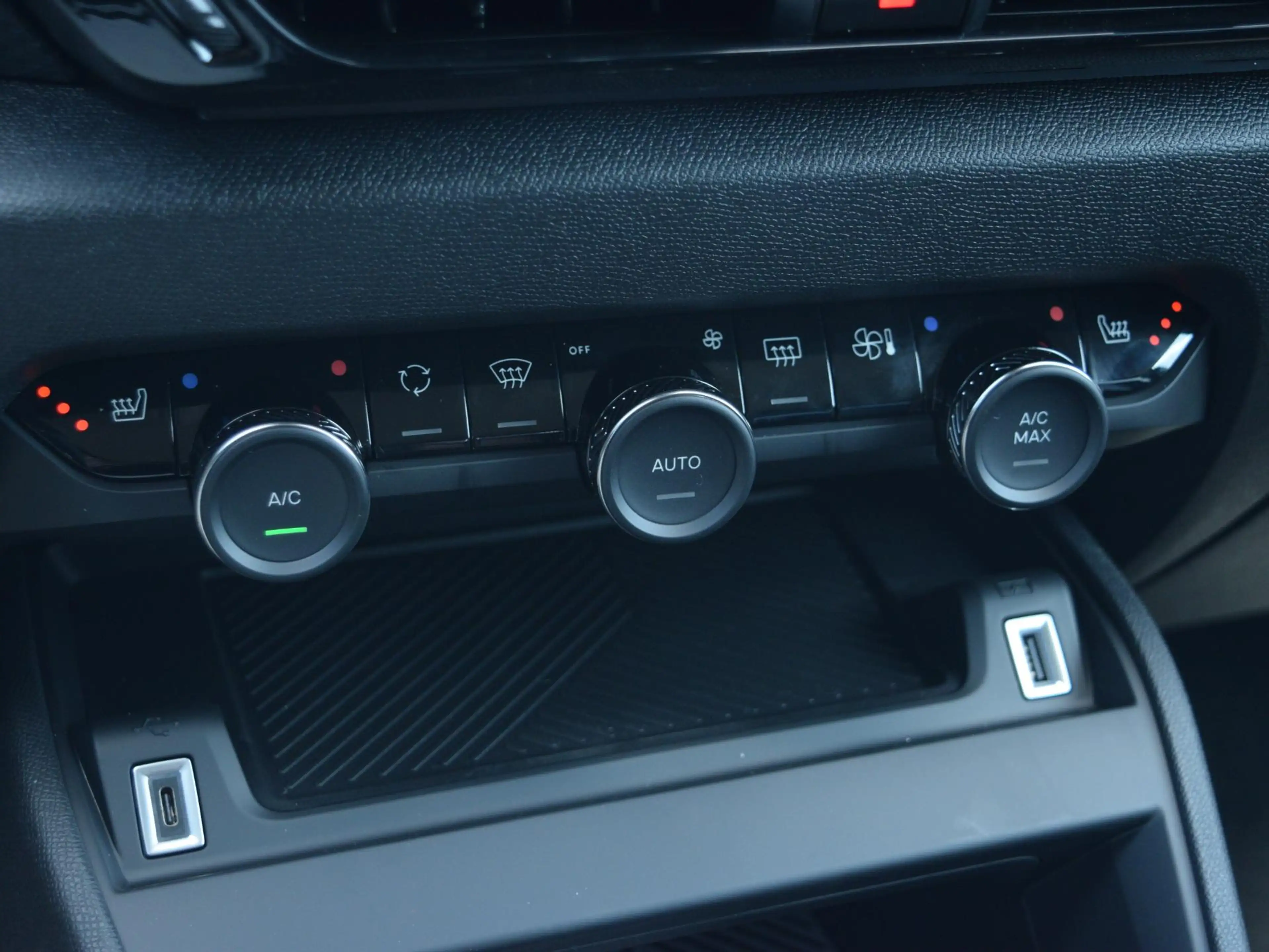 Citroen E-C4 Electric Plus 156pk Extended range 54 kWh Apple Carplay/And — photo 13