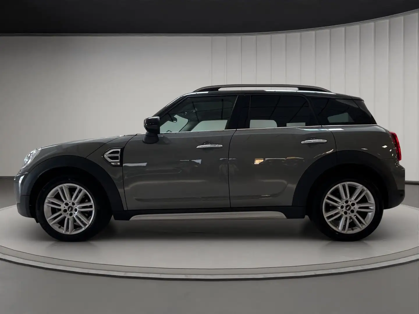 MINI Cooper Countryman Mini Countryman 1.5 Cooper Essential auto Grijs - 2