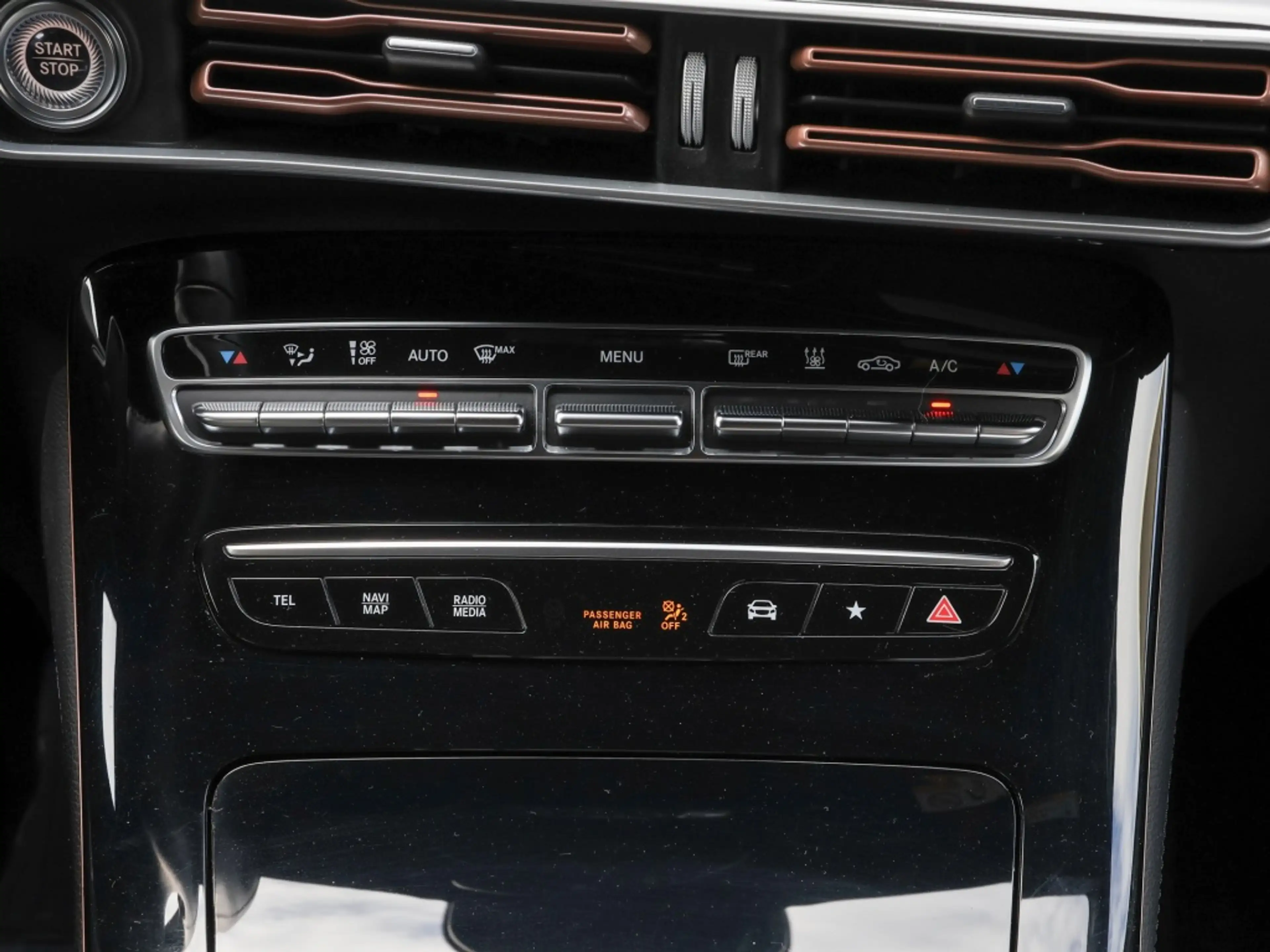 Mercedes-Benz EQC 400 400 4M MLB/Ambiente/Distr/Kamera/Shz/Navi/ — photo 10