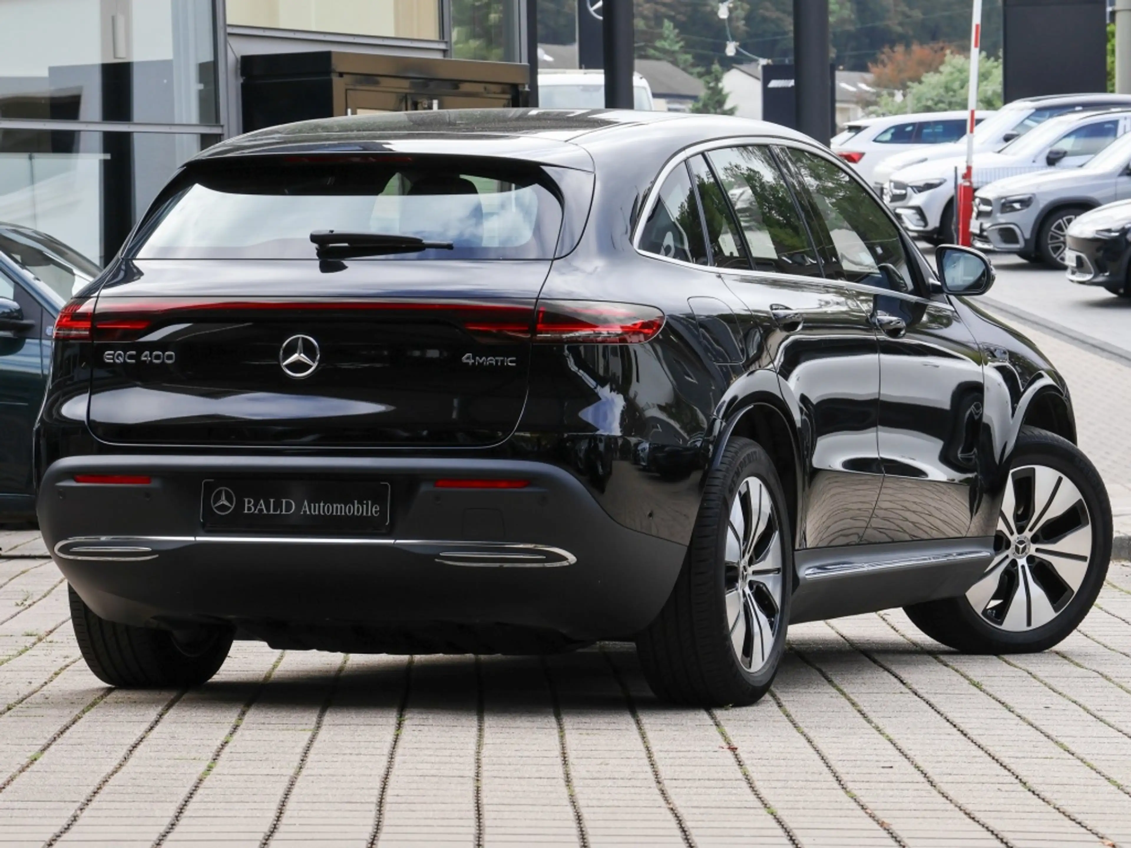 Mercedes-Benz EQC 400 400 4M MLB/Ambiente/Distr/Kamera/Shz/Navi/ — photo 3