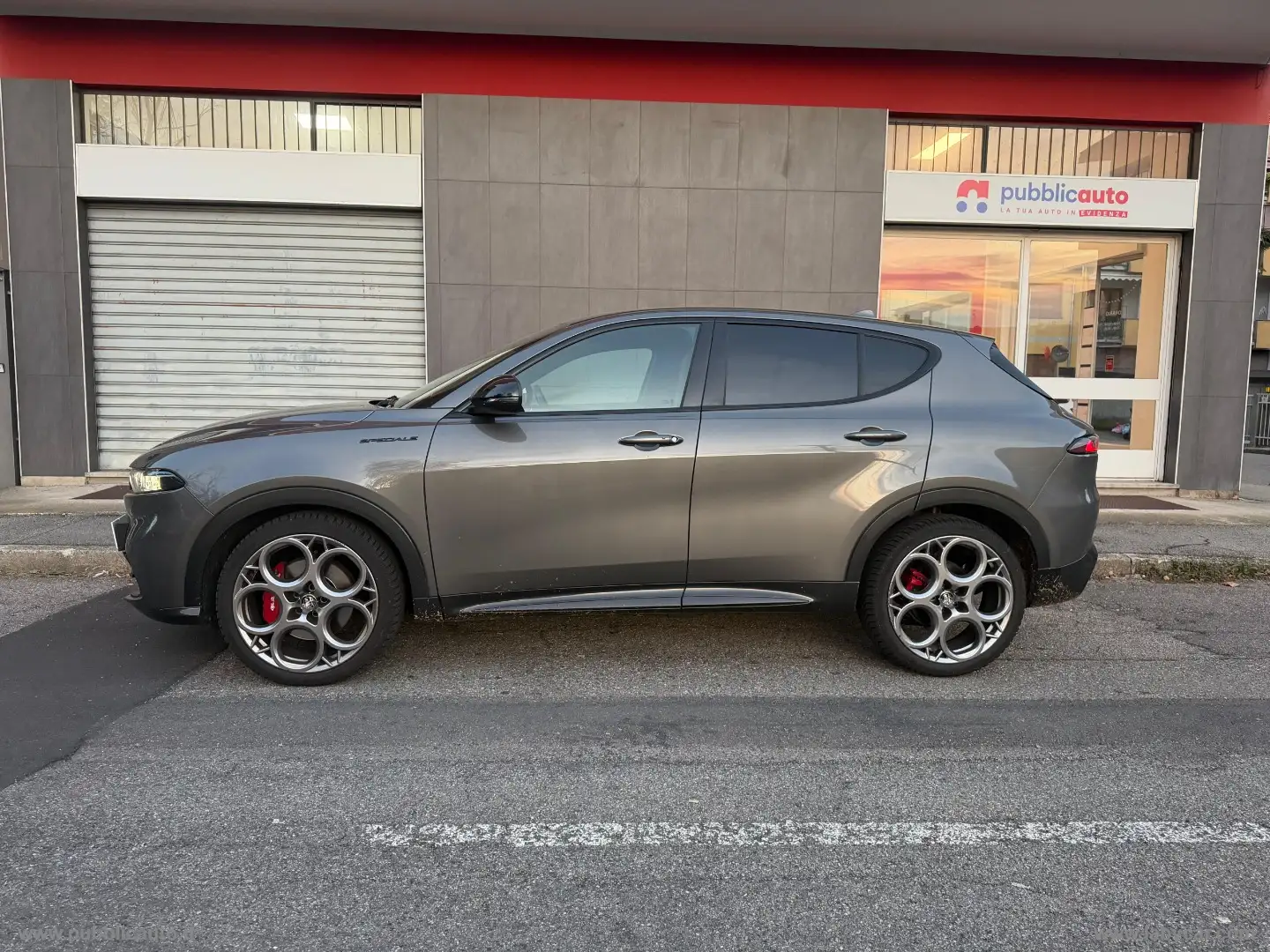 Alfa Romeo Tonale 1.5 130CV MHEV DDCT7 Ed. Speciale Gris - 2