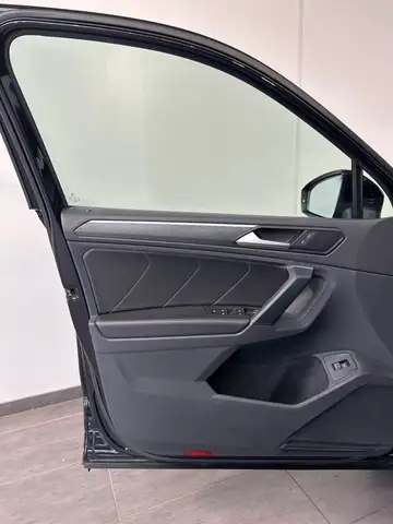 Volkswagen Tiguan view 9