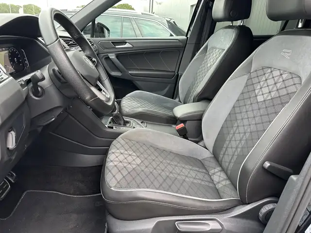 Volkswagen Tiguan view 12