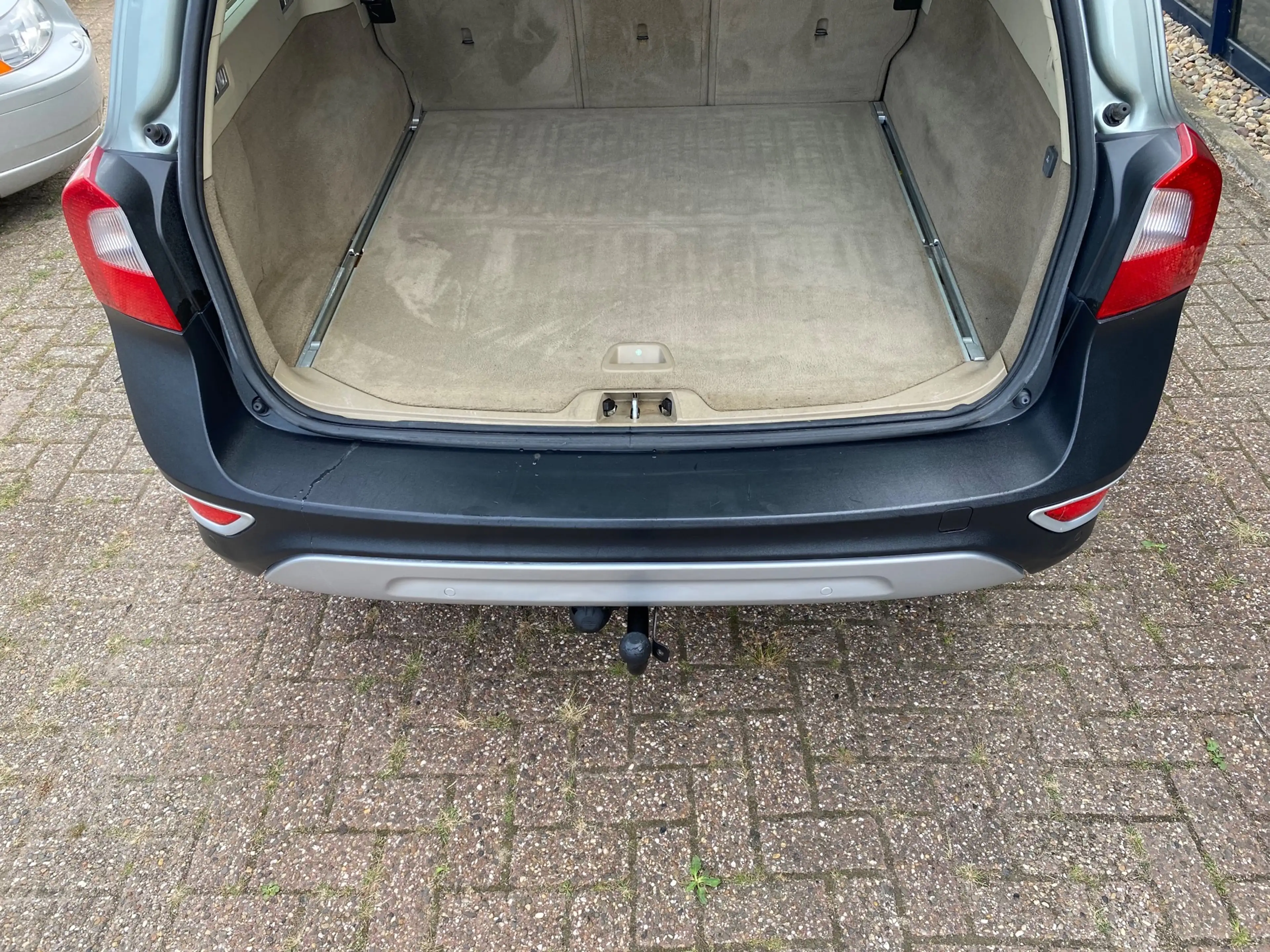 Volvo XC70 3.2 Momentum AWD Automaat LEER / TREKHAAK / YOUNGT — photo 14