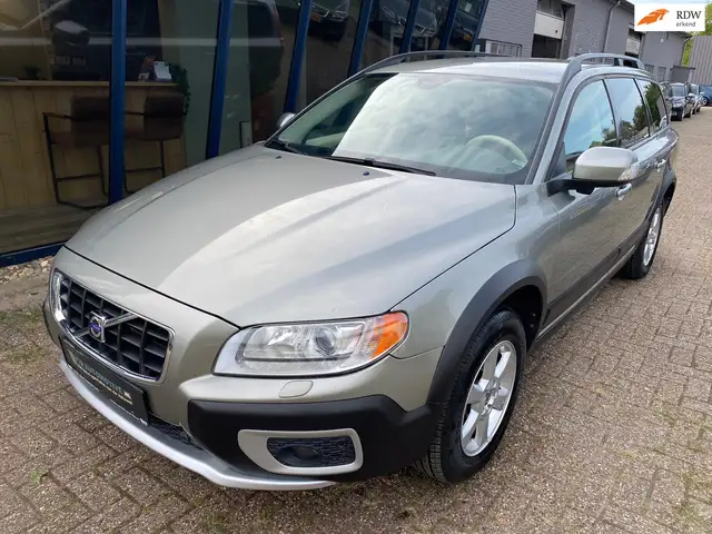 Volvo XC70 3.2 Momentum AWD Automaat LEER / TREKHAAK / YOUNGT