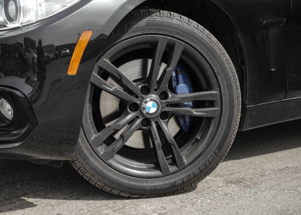 BMW 4 Series снимка BMW 4 Series