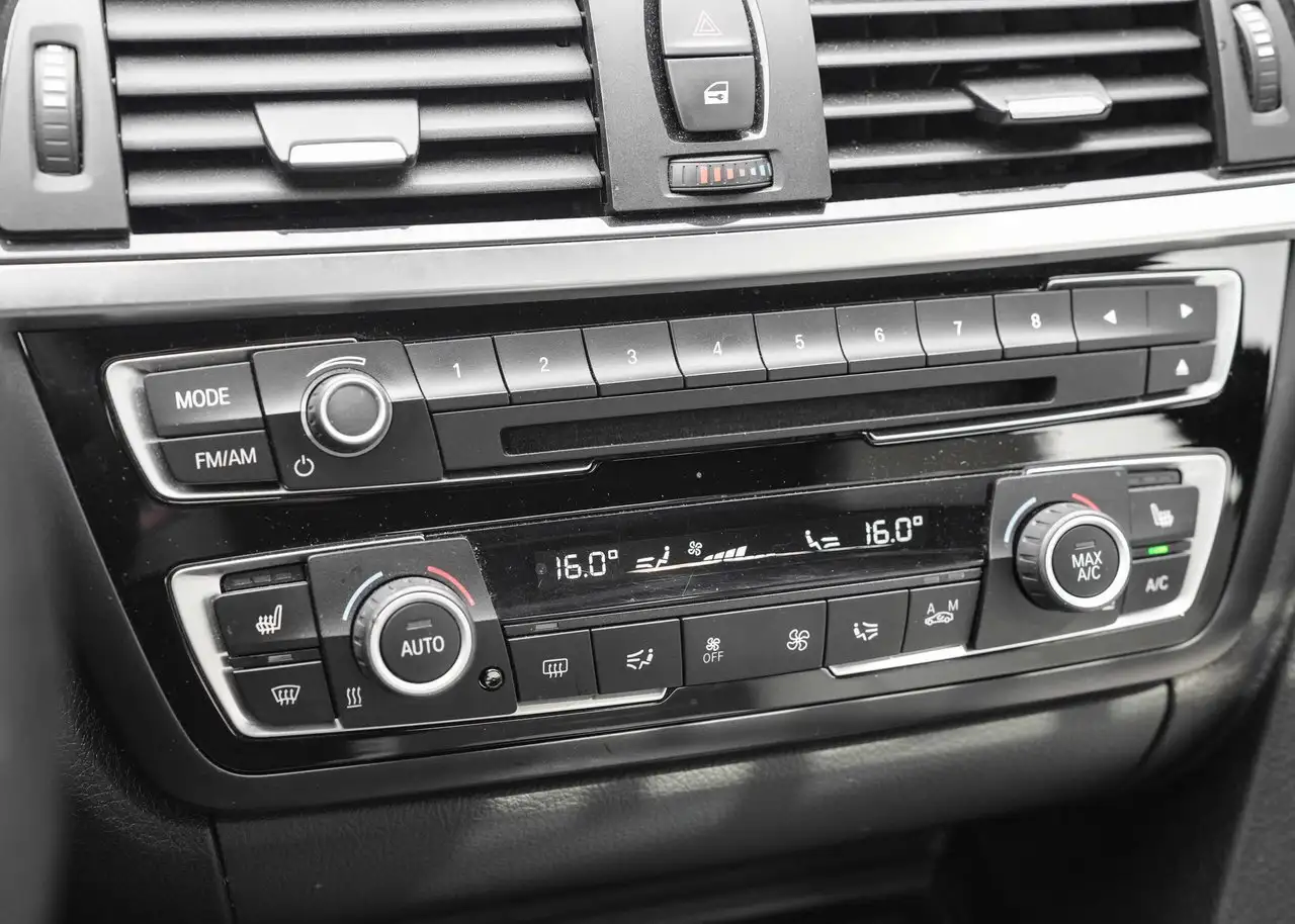 BMW 4 Series снимка BMW 4 Series