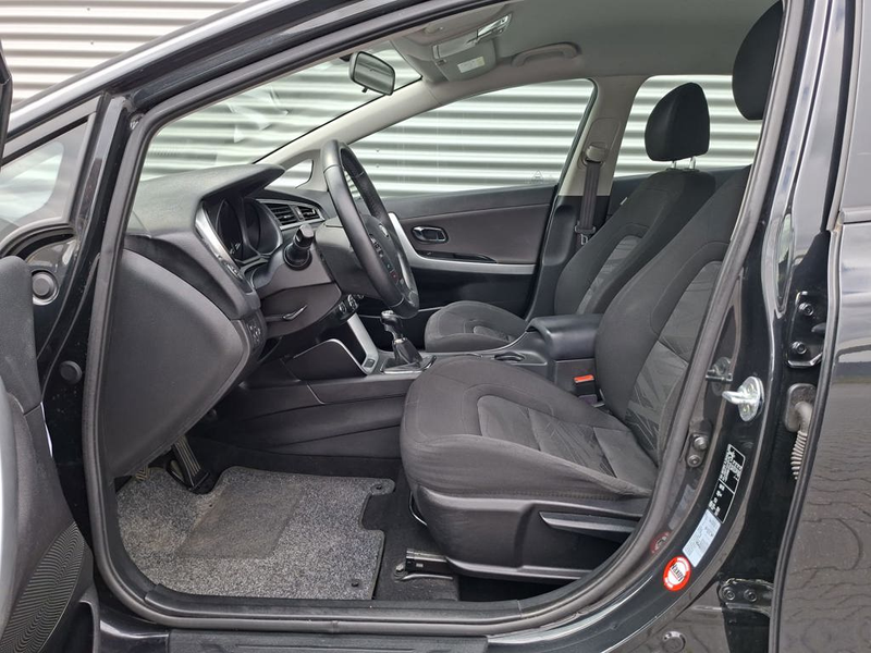 Kia Ceed SW / cee'd SW Sportswagon 1.6 GDI First Edition | Navi | Camera — photo 6