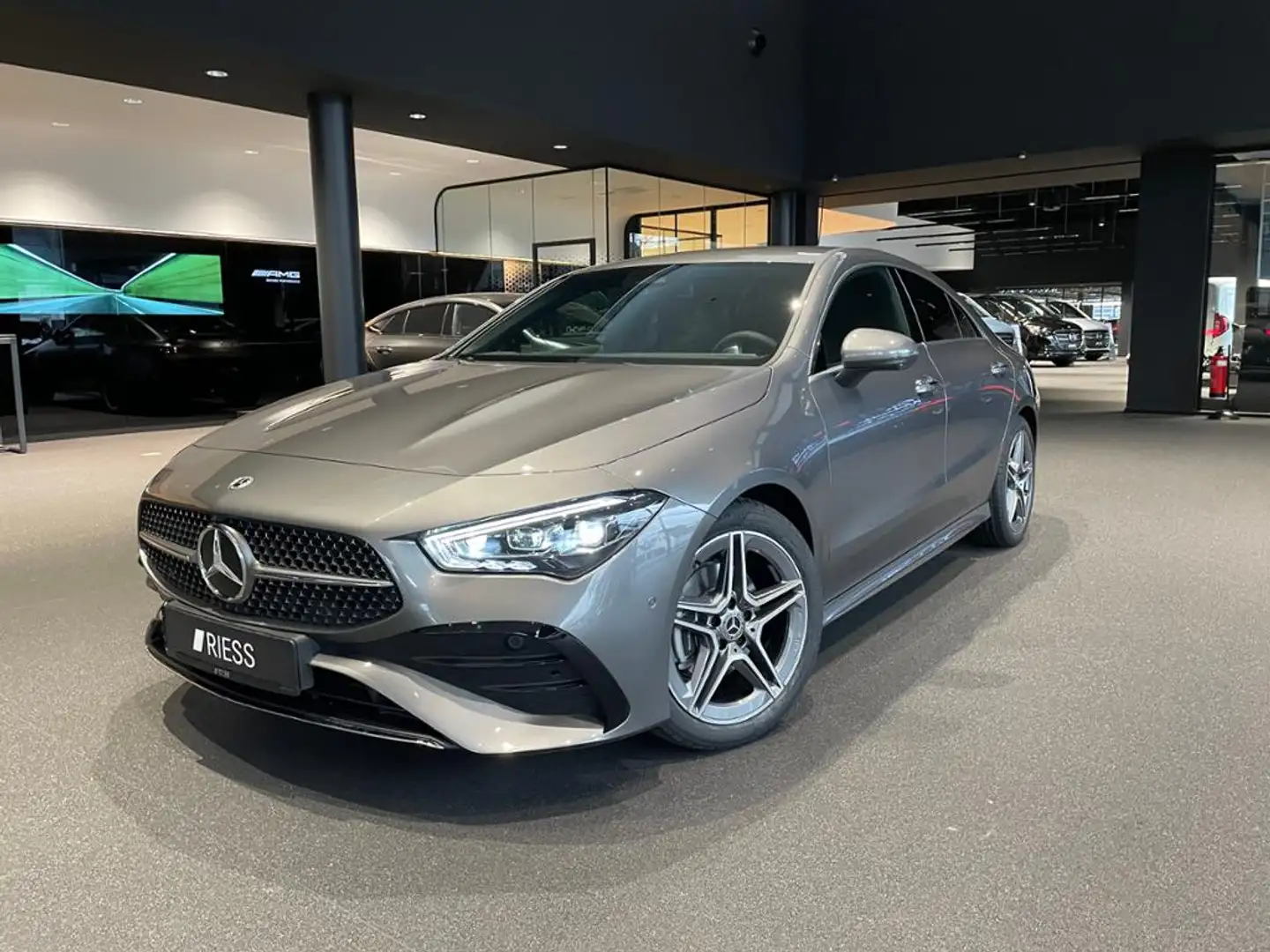 Mercedes-Benz CLA 180 AMG+DISTR+MULTIBEAM+KEYLESS+TOTWKL+360°+ Grey - 1