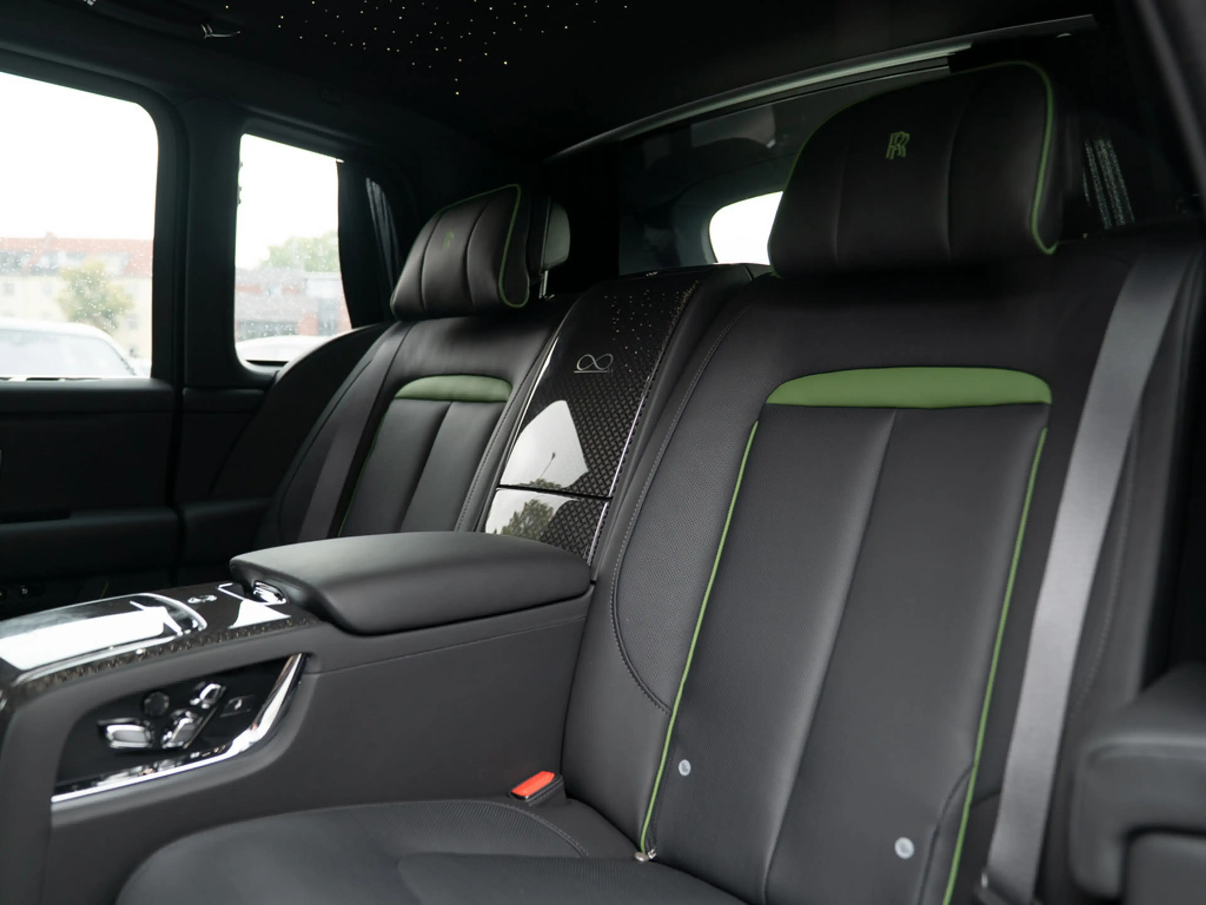 Rolls-Royce Cullinan Black Badge SERIES II + SHOOTING STA — photo 14