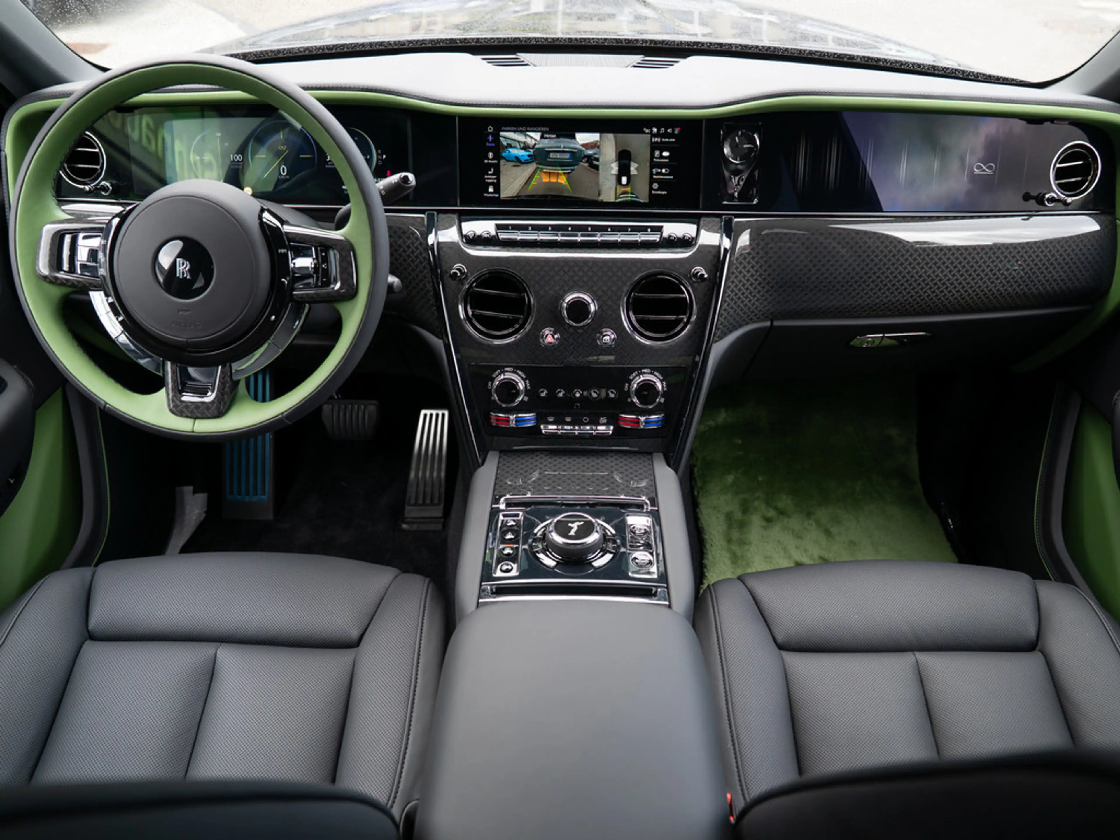 Rolls-Royce Cullinan Black Badge SERIES II + SHOOTING STA — photo 5