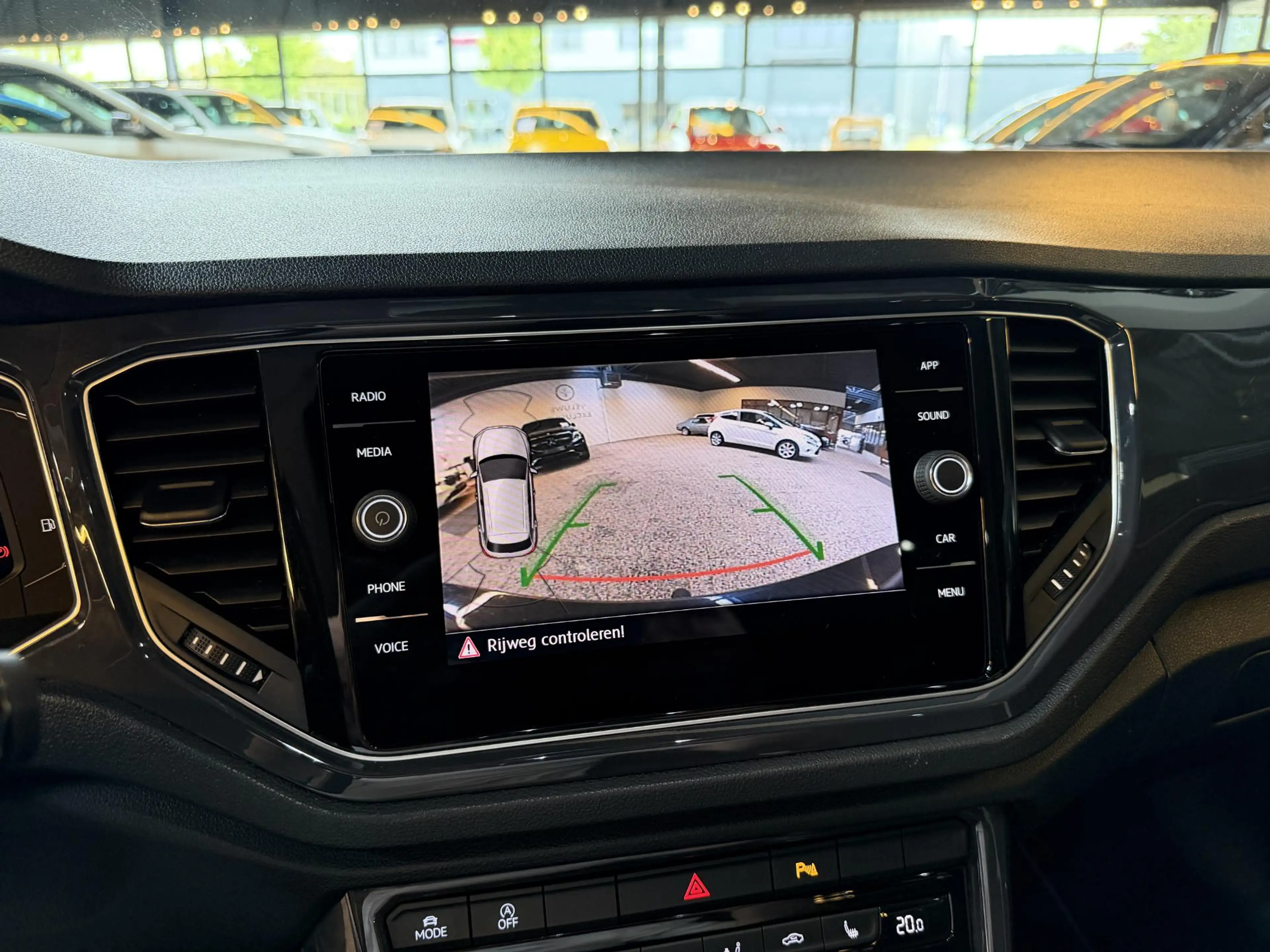 Volkswagen T-Roc 1.5 TSI Sport Business R | Pano | Camera | Keyless — photo 11