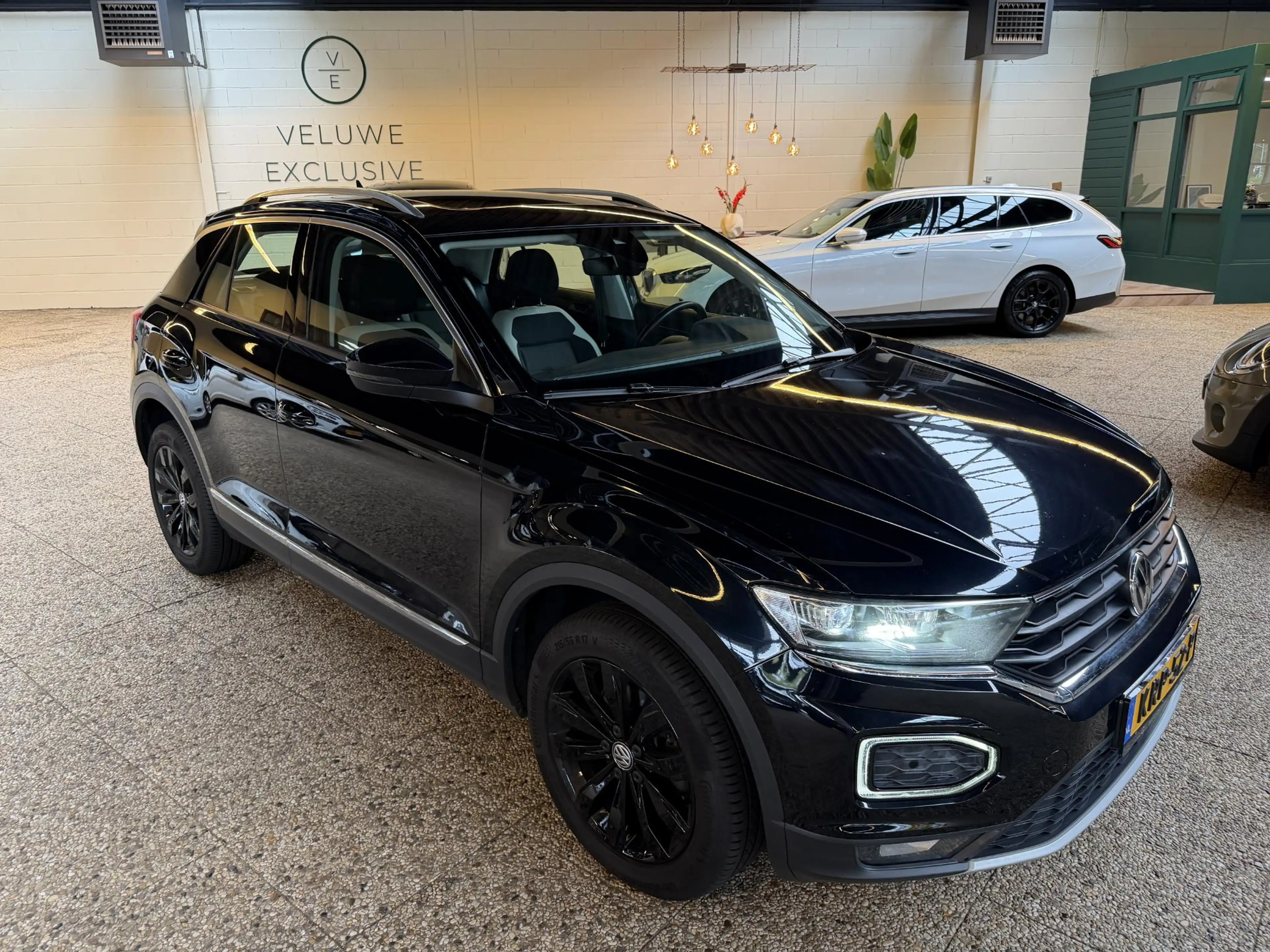 Volkswagen T-Roc 1.5 TSI Sport Business R | Pano | Camera | Keyless — photo 6