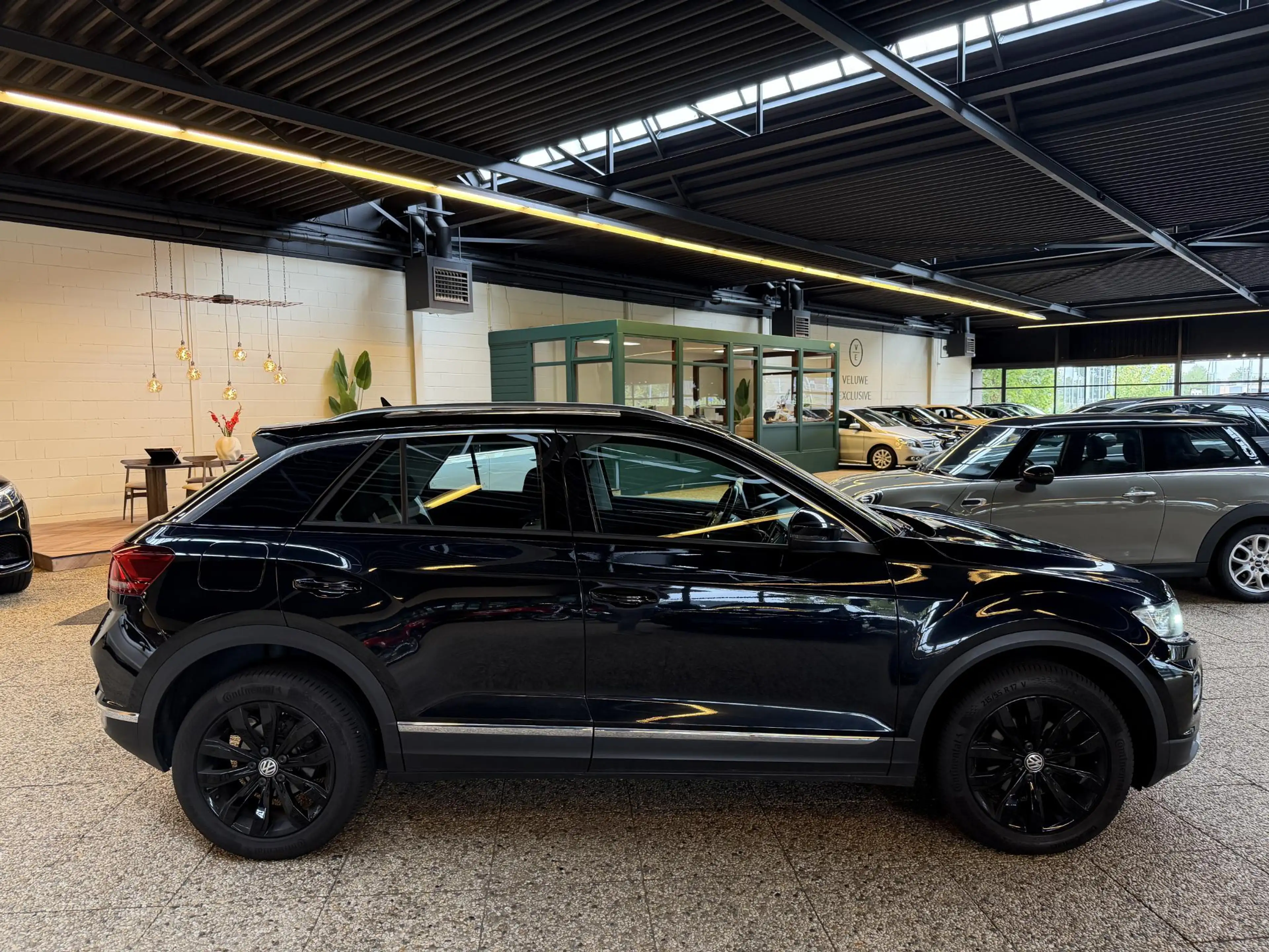 Volkswagen T-Roc 1.5 TSI Sport Business R | Pano | Camera | Keyless — photo 5