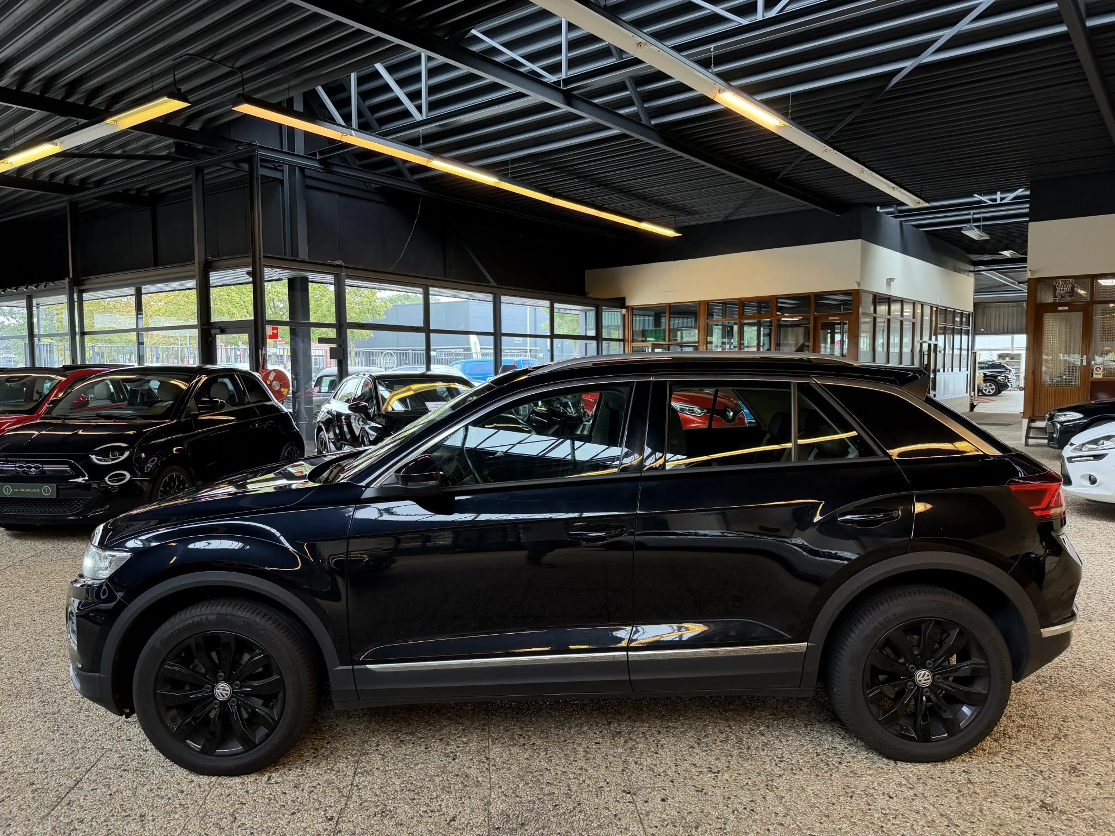 Volkswagen T-Roc 1.5 TSI Sport Business R | Pano | Camera | Keyless — photo 2