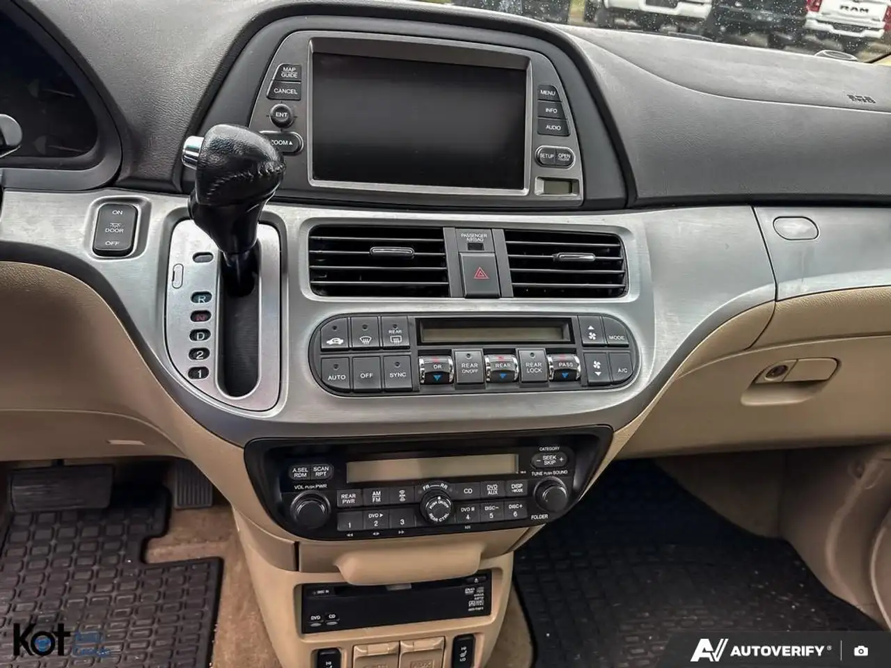 Honda Odyssey снимка Honda Odyssey