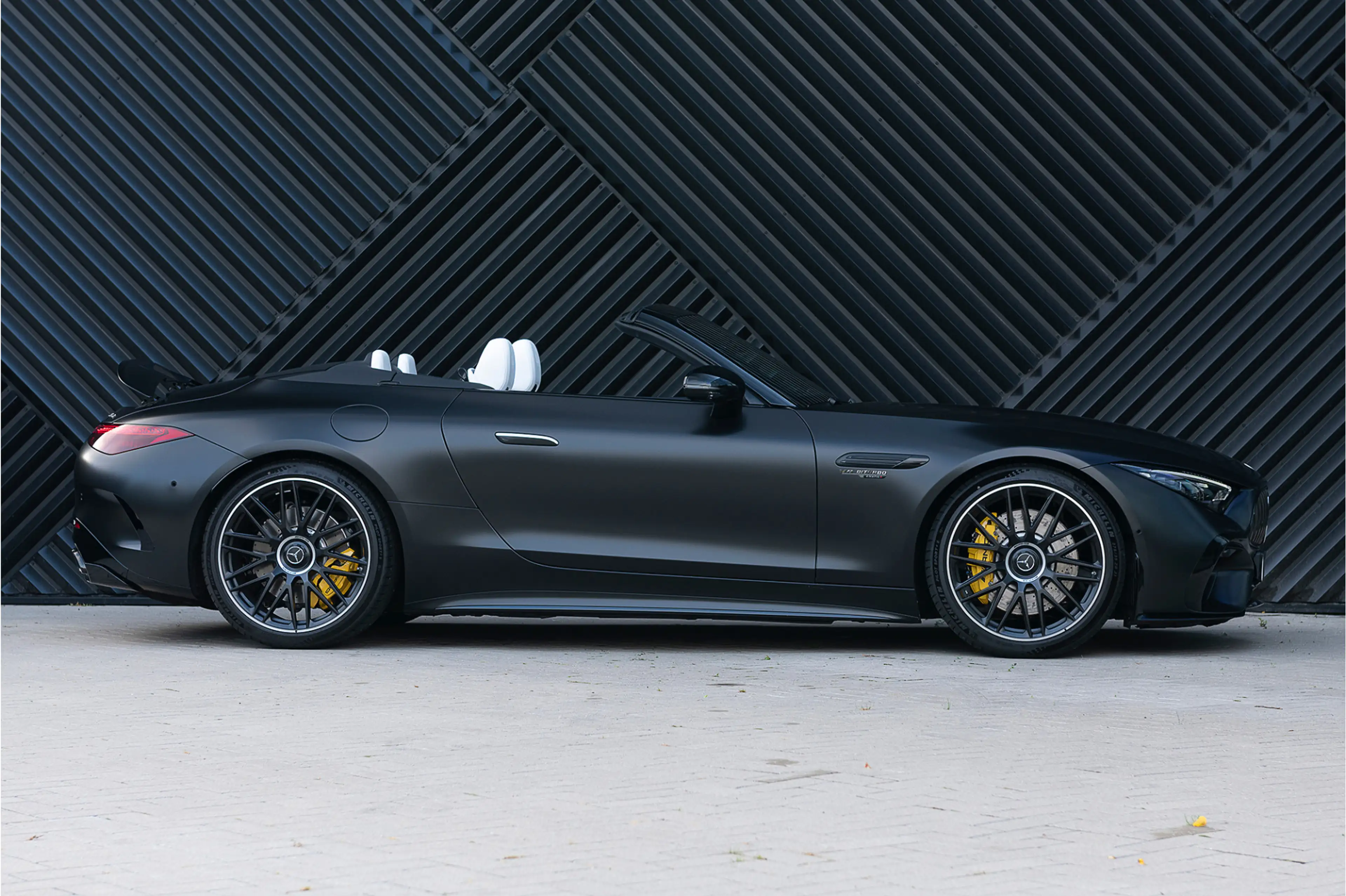 Mercedes-Benz SL 63 AMG 4MATIC+ Aero Nightpak Distronic+ LIFT IHC+ Achtera — photo 3