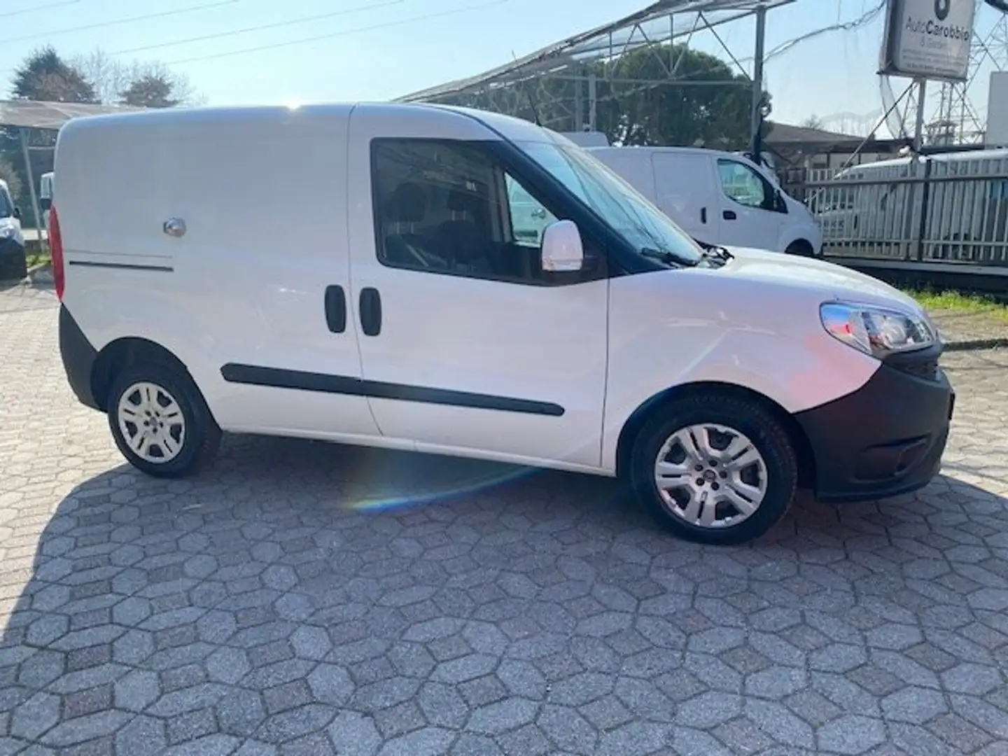 Fiat Doblo 1.6 MTJ 105 CV  SX Blanco - 2