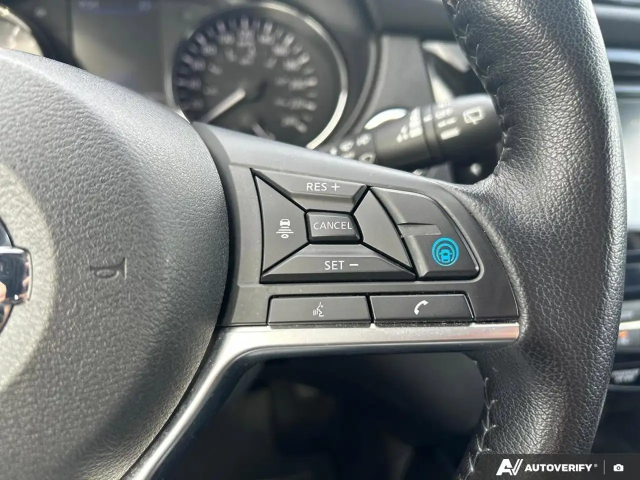 Nissan Qashqai снимка Nissan Qashqai