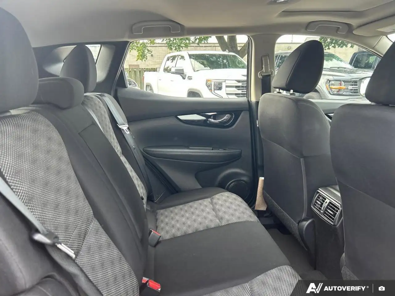 Nissan Qashqai снимка Nissan Qashqai