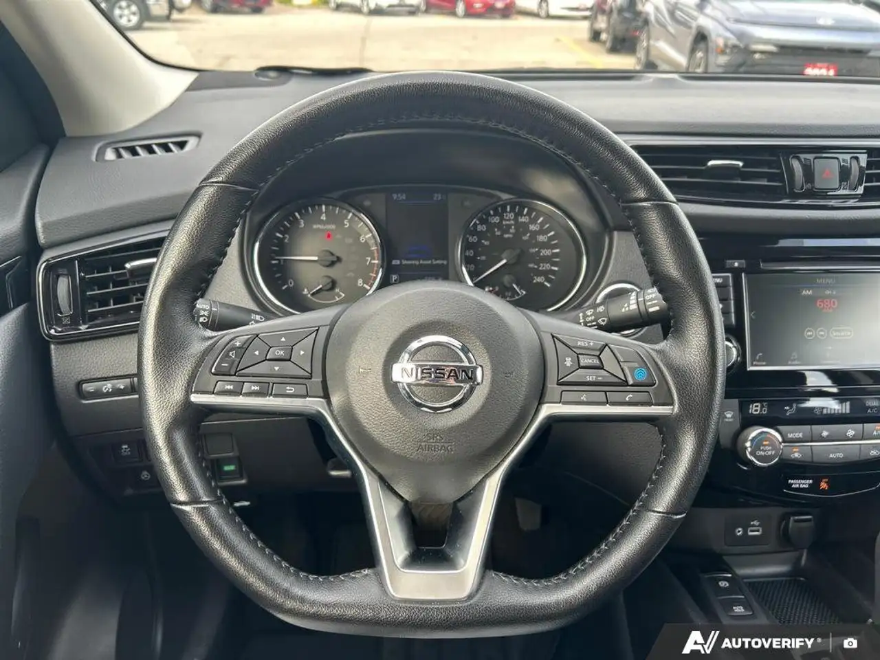 Nissan Qashqai снимка Nissan Qashqai