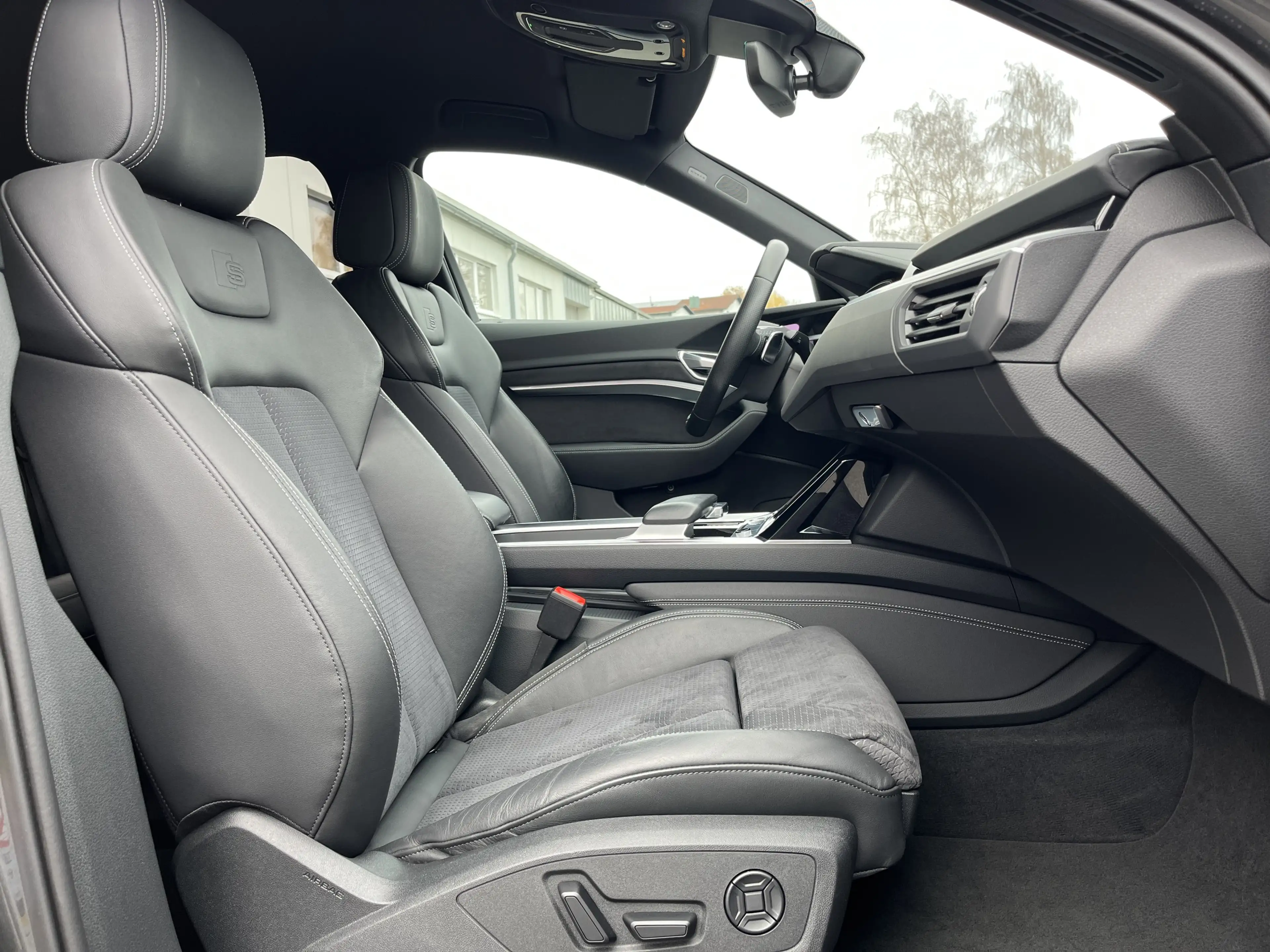 Audi e-tron S Sportback 21 Zoll Bremse orange Optikp. Virt-Spi — photo 12
