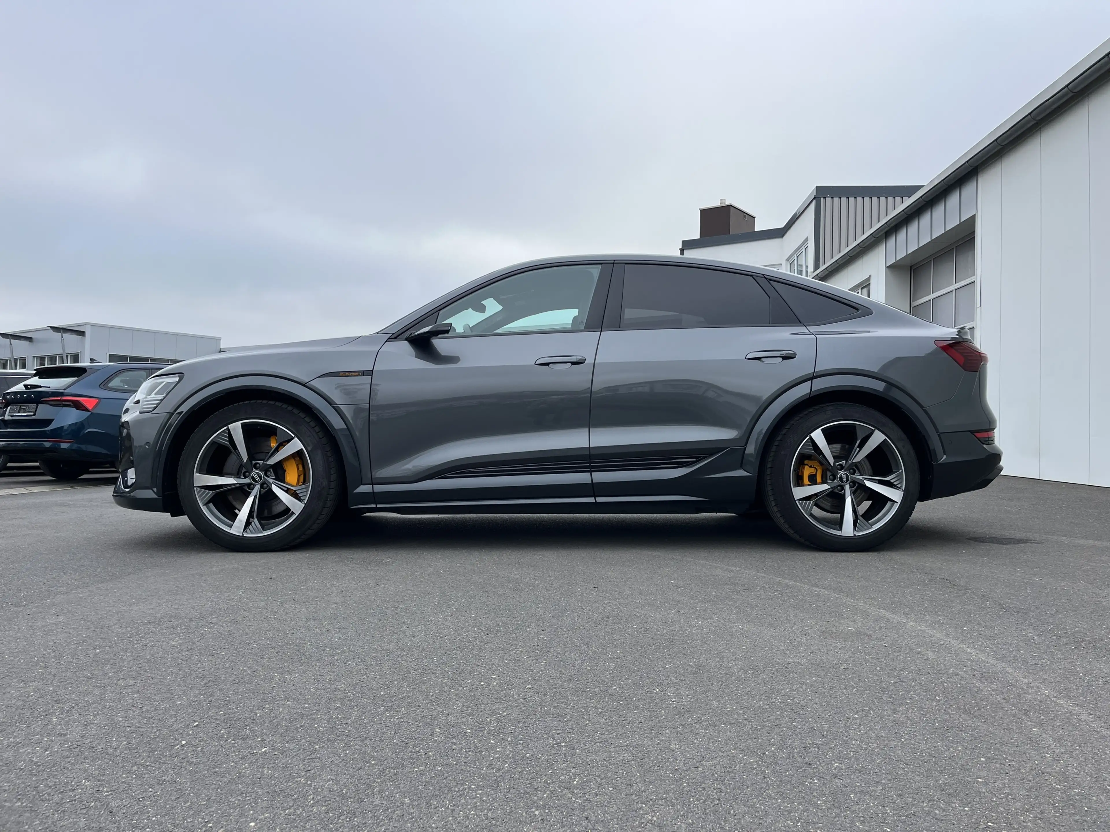 Audi e-tron S Sportback 21 Zoll Bremse orange Optikp. Virt-Spi — photo 2