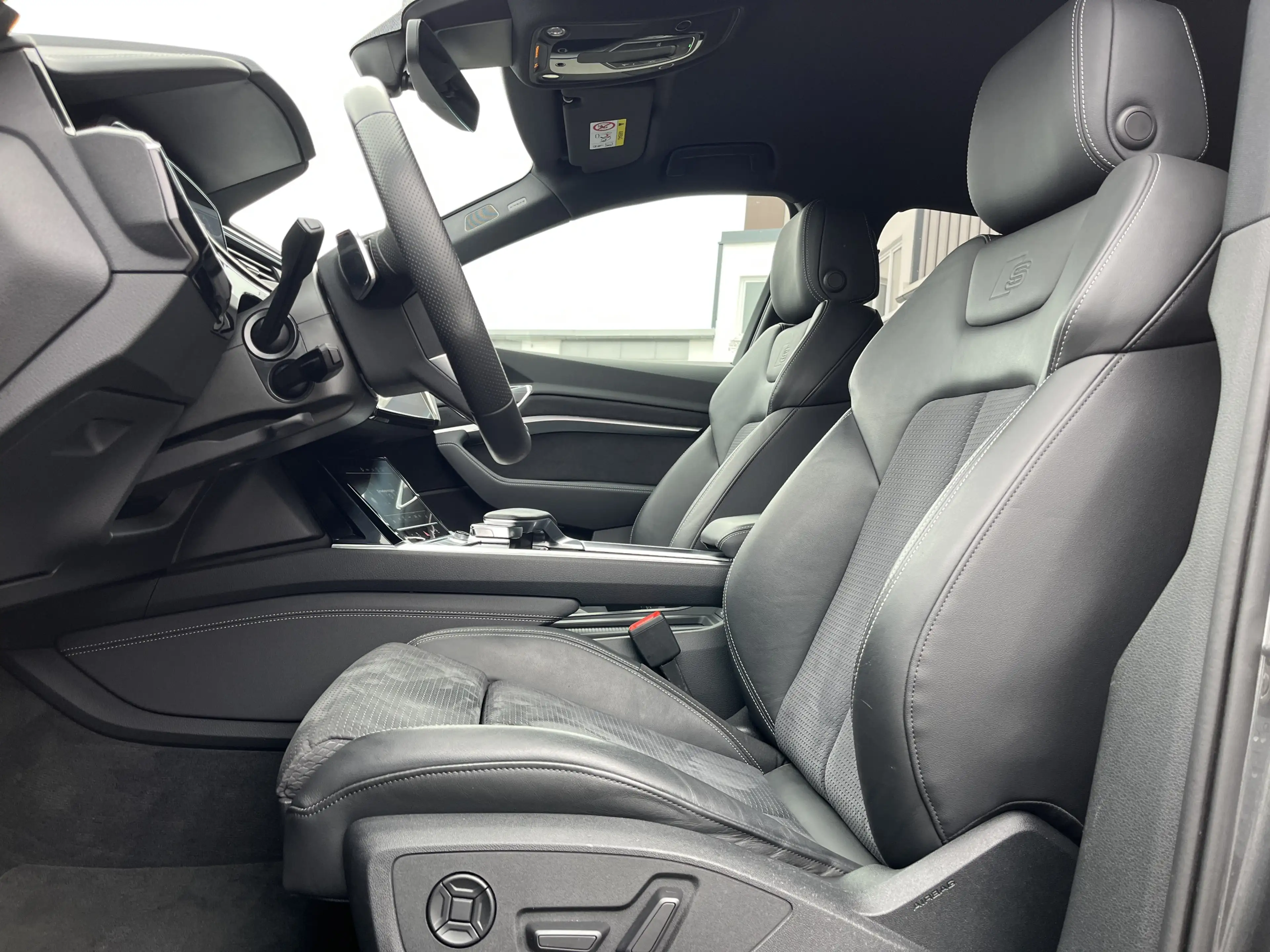Audi e-tron S Sportback 21 Zoll Bremse orange Optikp. Virt-Spi — photo 10