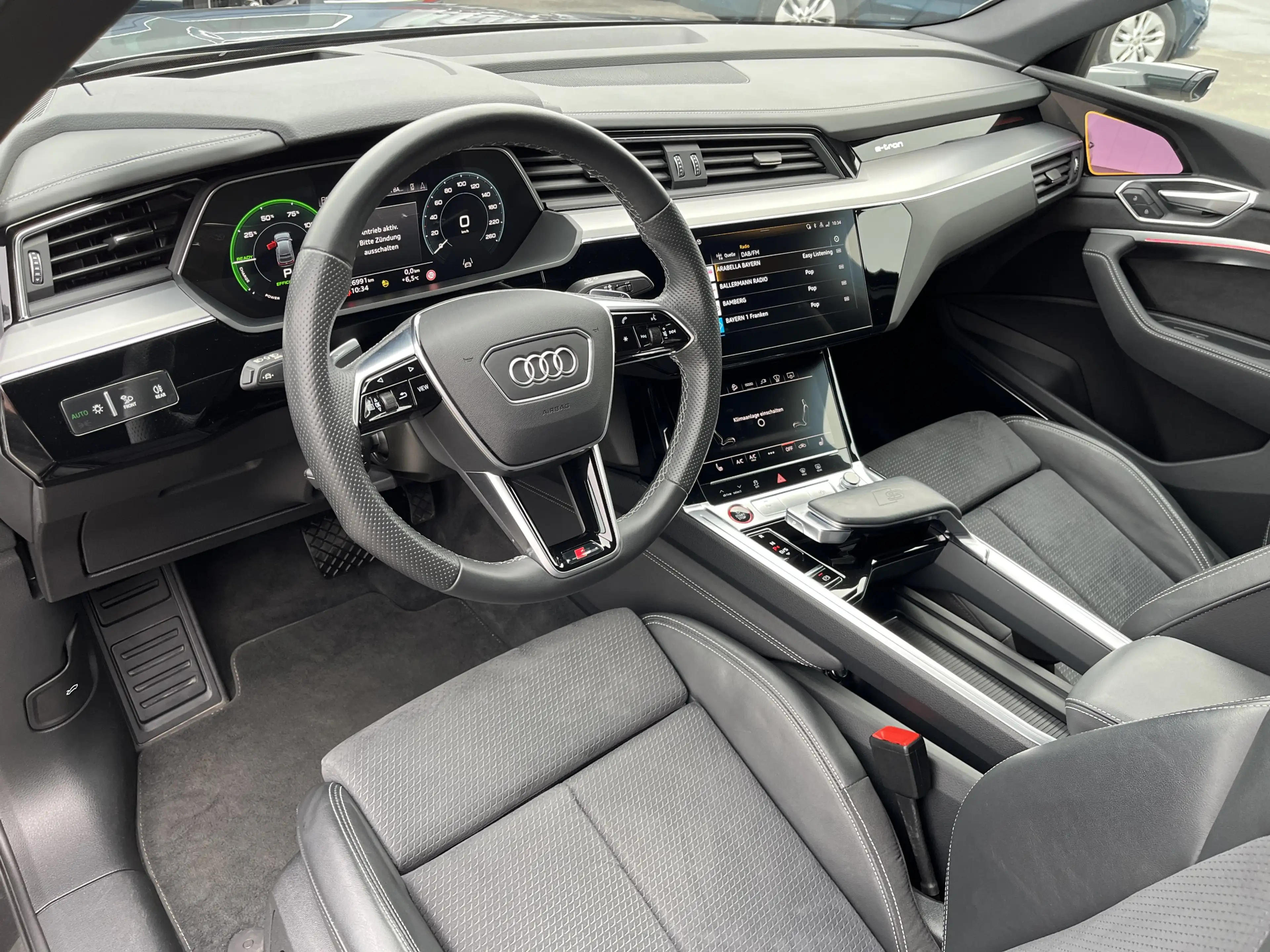 Audi e-tron S Sportback 21 Zoll Bremse orange Optikp. Virt-Spi — photo 9