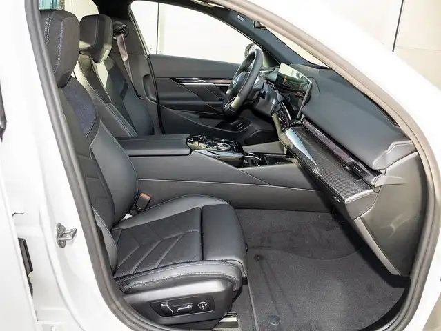 BMW I5 view 4