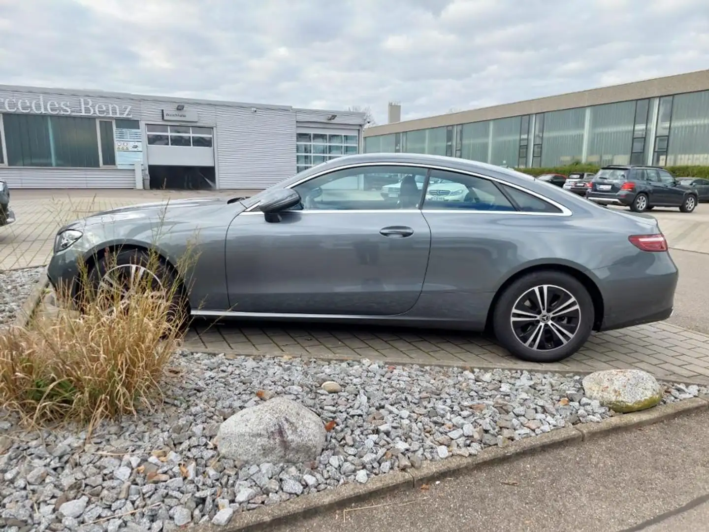 Mercedes-Benz E 200 Coupé Avantgarde *Widescreen*Amb.bel.* Gris - 2