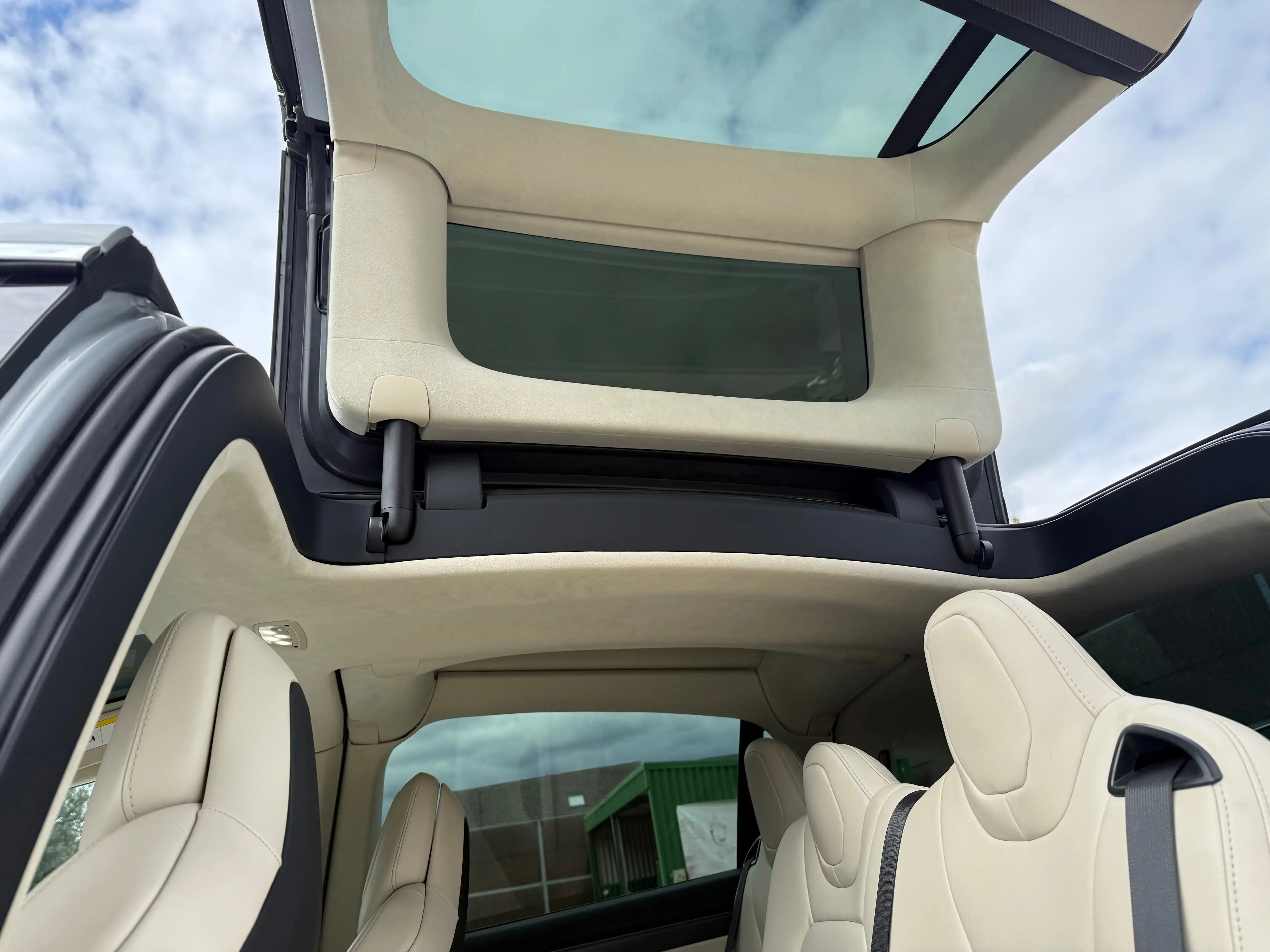 Tesla Model X Model X 75D Allradantrieb — photo 9
