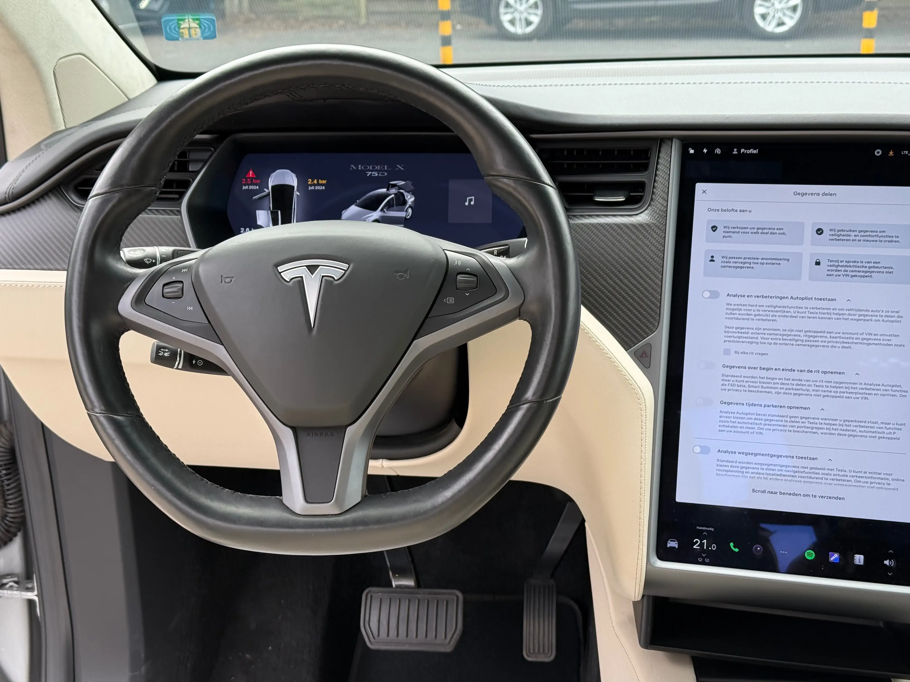 Tesla Model X Model X 75D Allradantrieb — photo 11