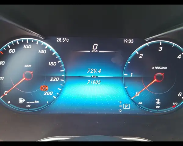Mercedes-Benz GLC view 12
