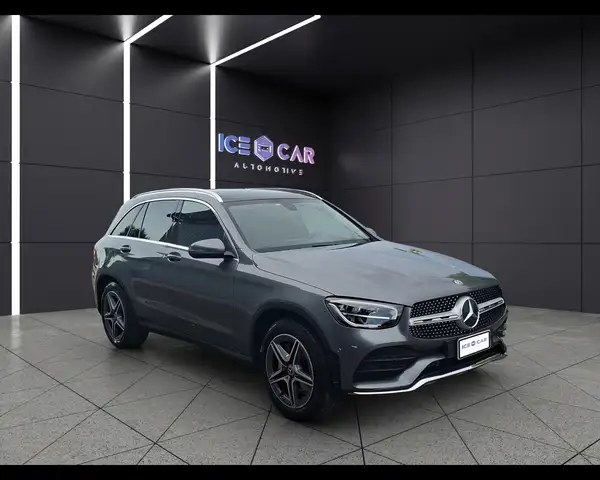 Mercedes-Benz GLC view 3