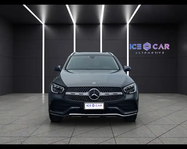 Mercedes-Benz GLC view 2