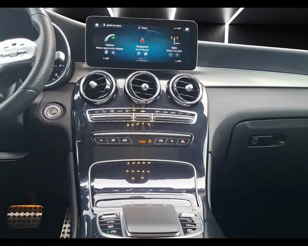 Mercedes-Benz GLC view 13