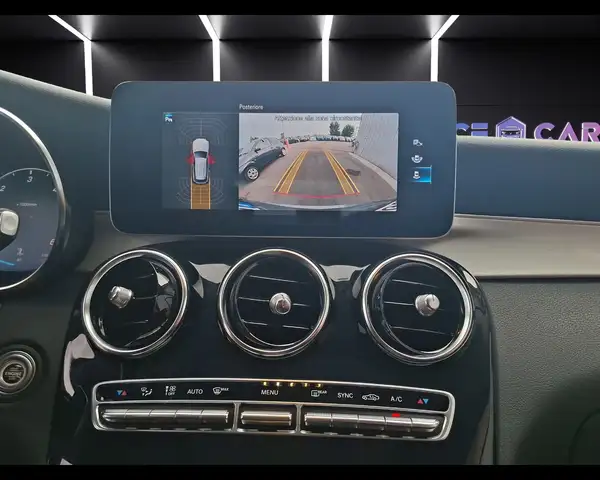 Mercedes-Benz GLC view 14