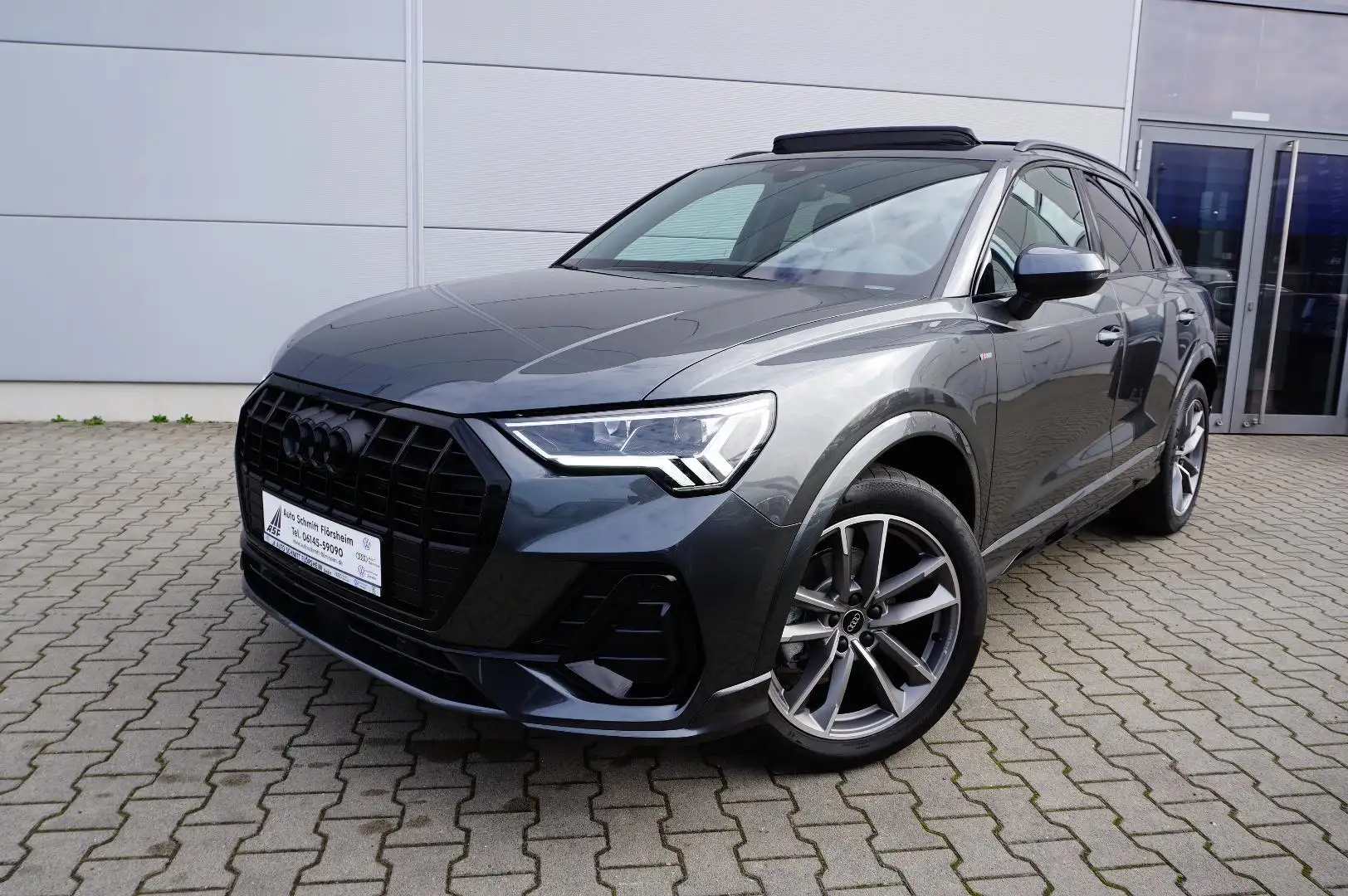 Audi Q3 S line 35 TFSI S tronic Pano,LED,AHK,Navi,RFK Grau - 2