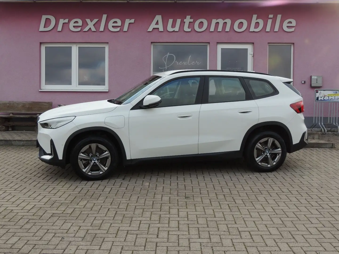 BMW X1 25 e xDrive Weiß - 1