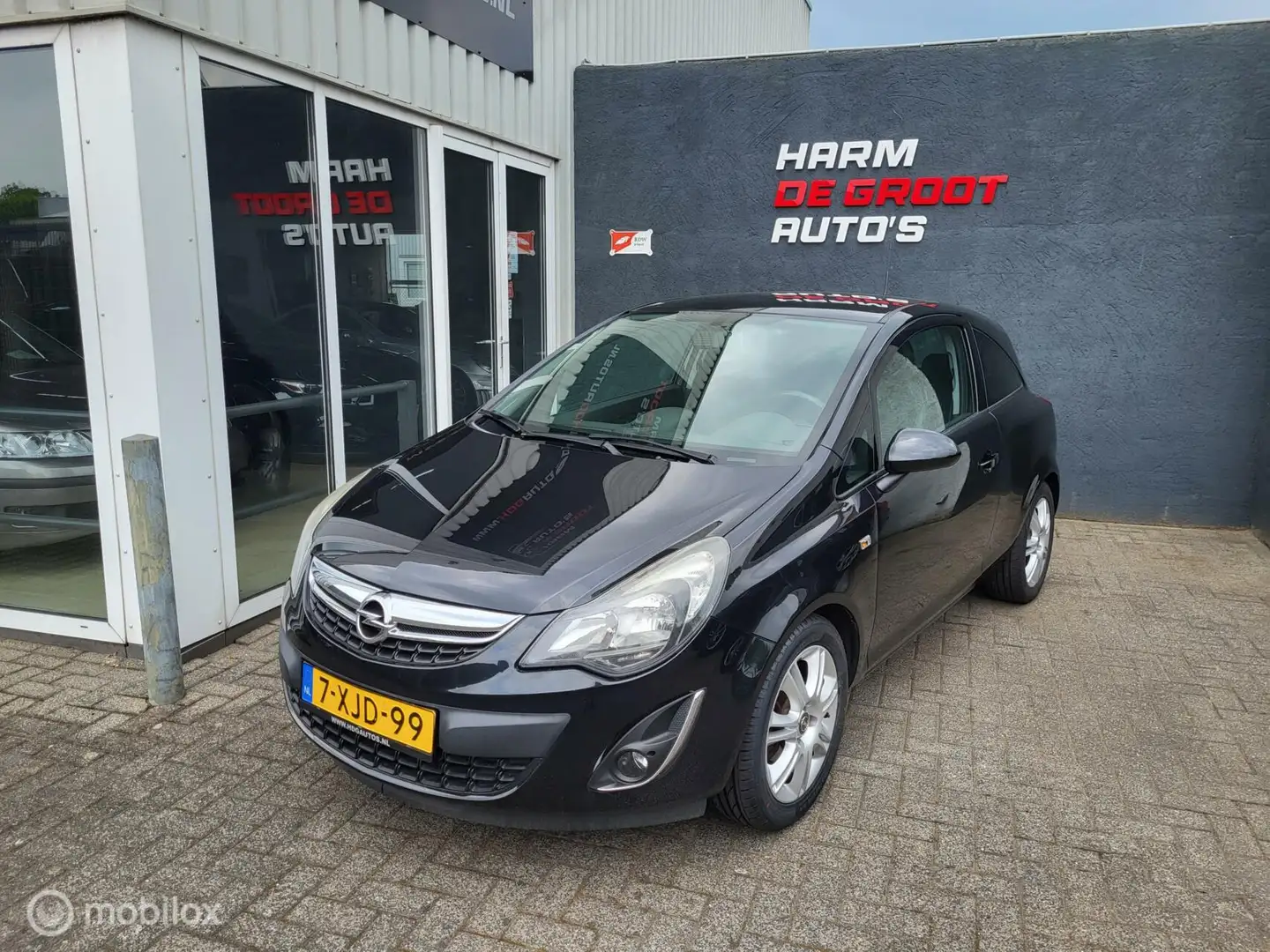 Opel Corsa 1.4-16V Blitz, Half leder, Airco, Bluetooth, nap! Zwart - 1
