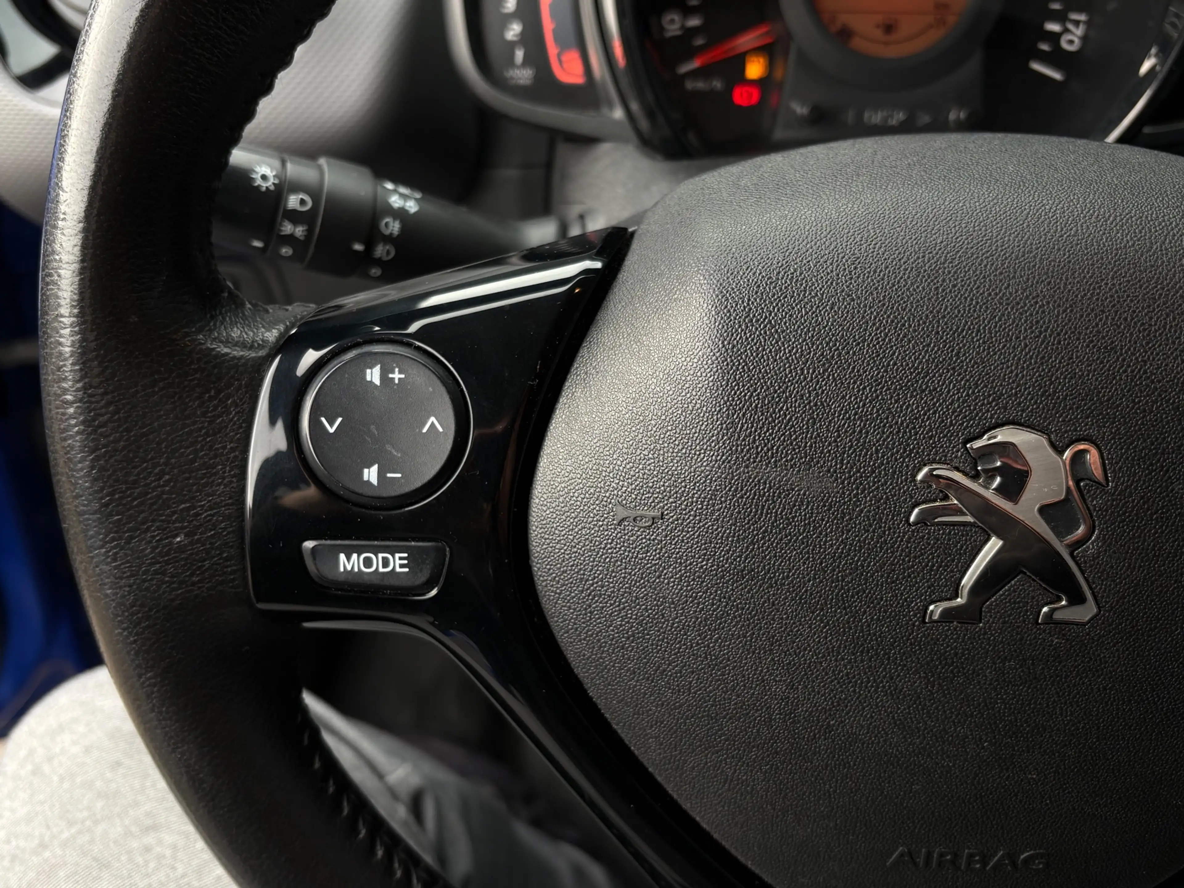 Peugeot 108 1.0 e-VTi Allure | LED | Bluetooth | Carplay — photo 14