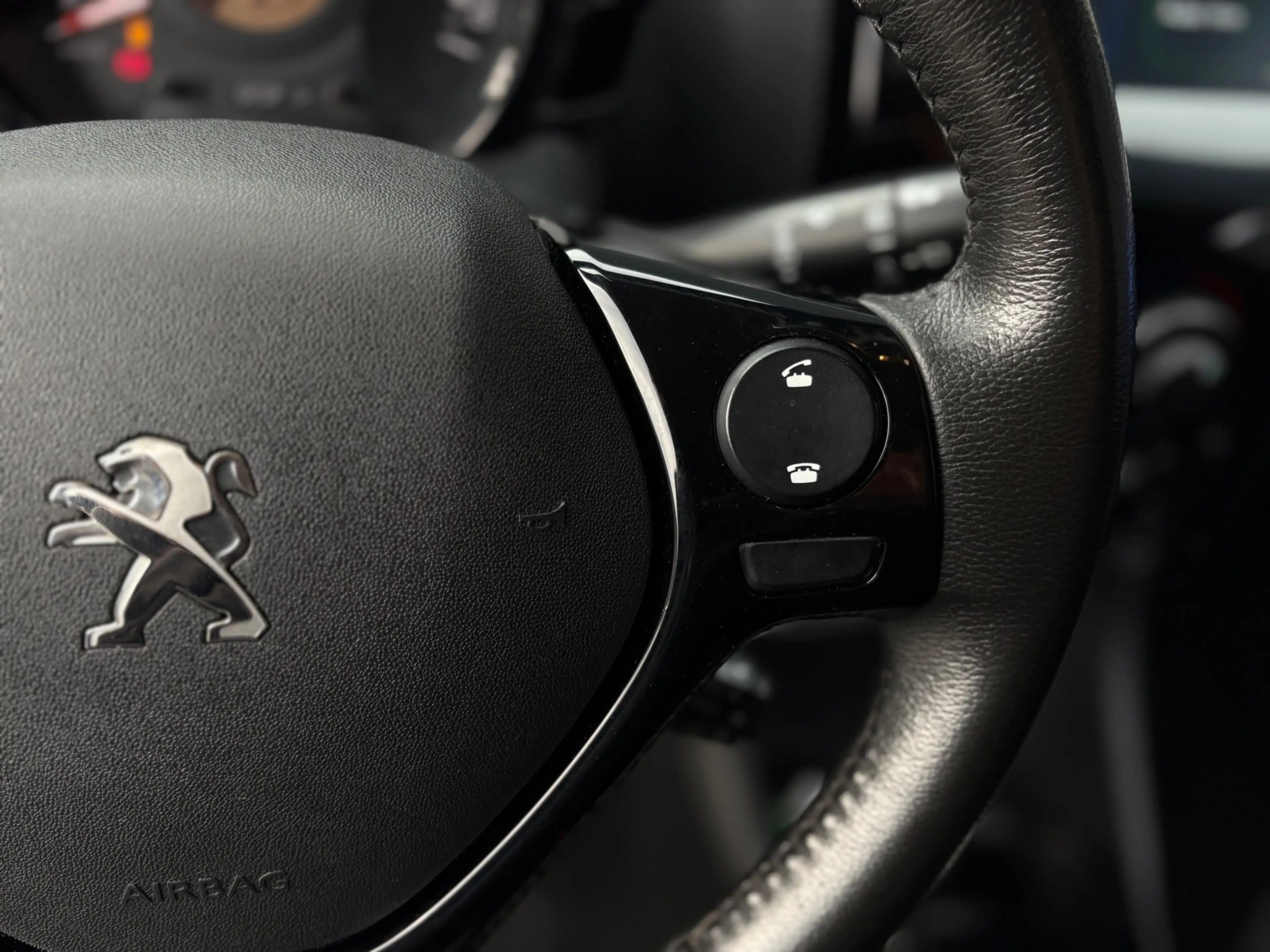 Peugeot 108 1.0 e-VTi Allure | LED | Bluetooth | Carplay — photo 13