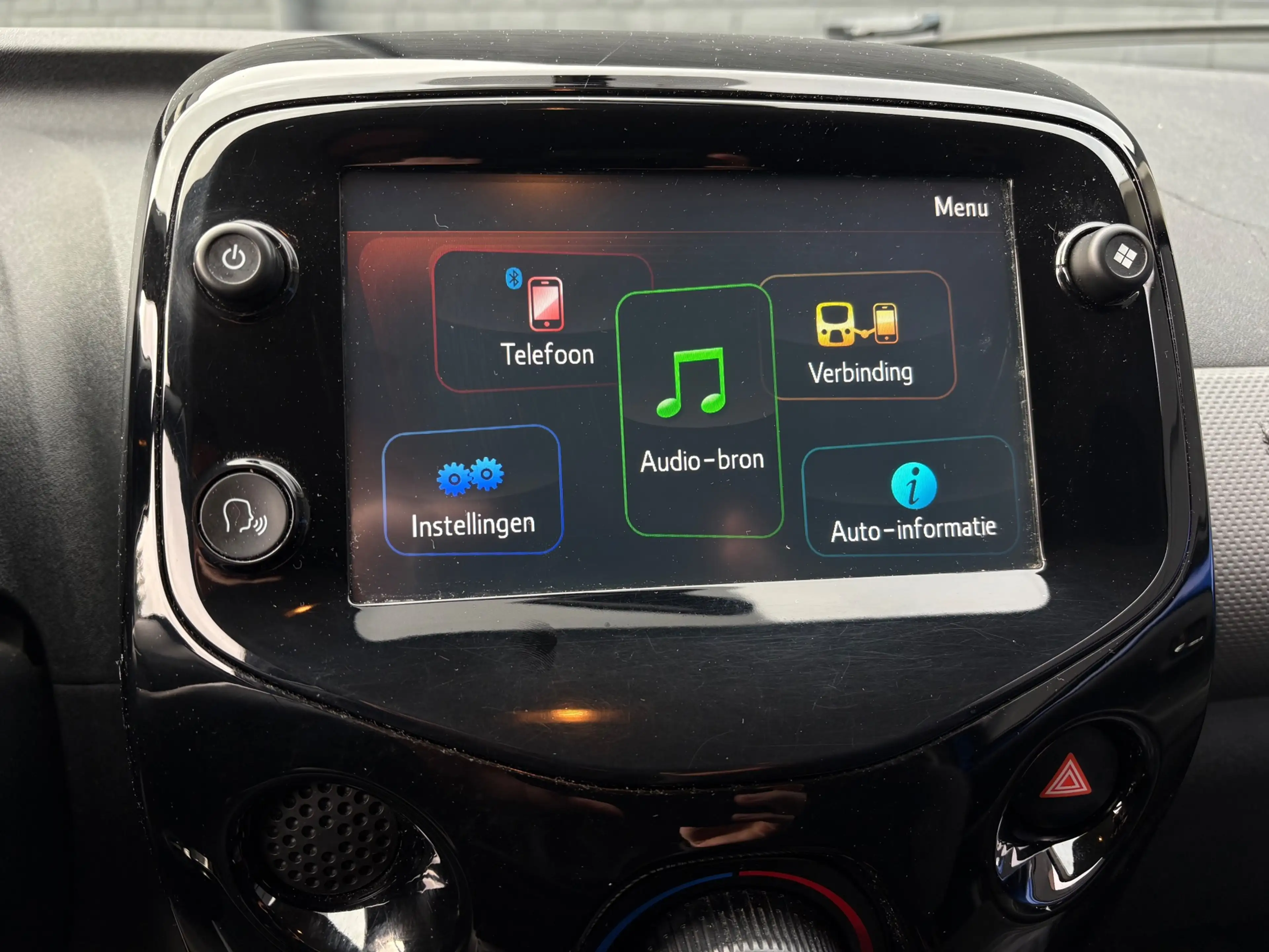 Peugeot 108 1.0 e-VTi Allure | LED | Bluetooth | Carplay — photo 11
