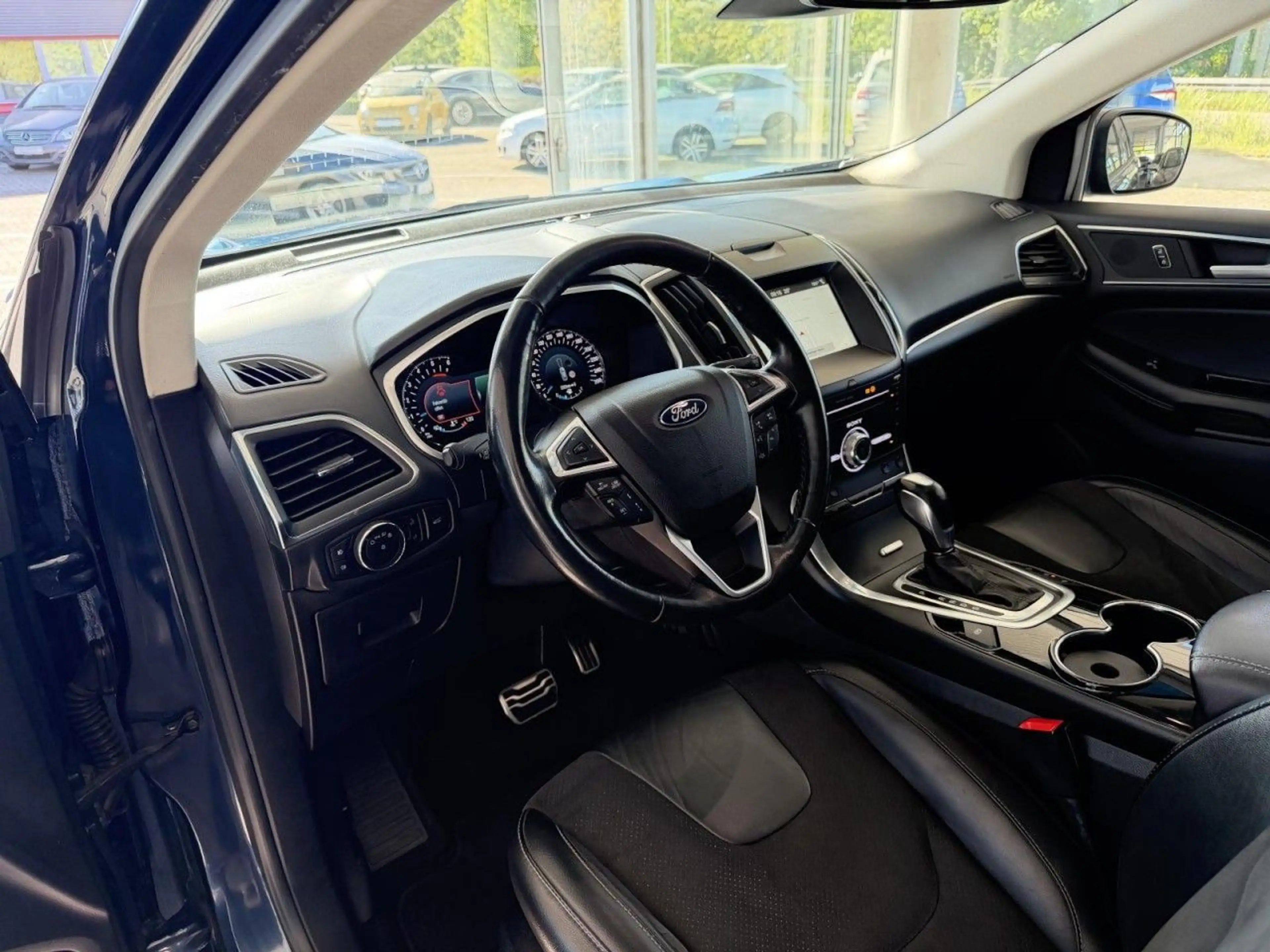 Ford Edge ST-Line 4x4 2.0 TDI AUT NAVI LED GRA GBA BT Klima — photo 12