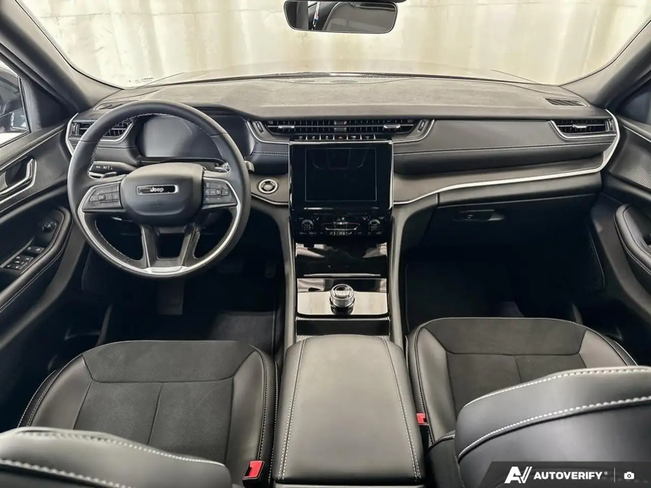 Jeep Grand Cherokee photo Jeep Grand Cherokee