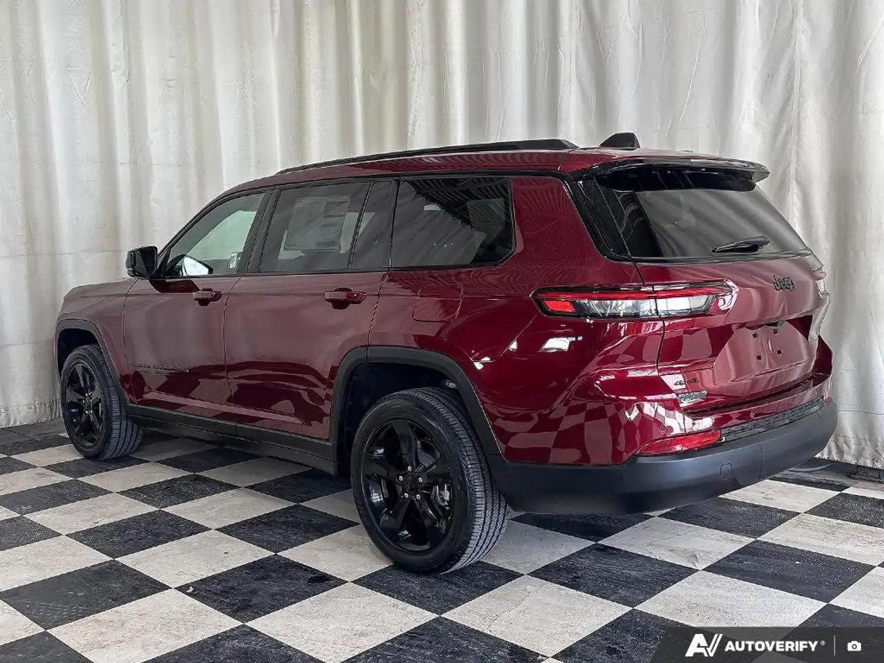 Jeep Grand Cherokee photo Jeep Grand Cherokee