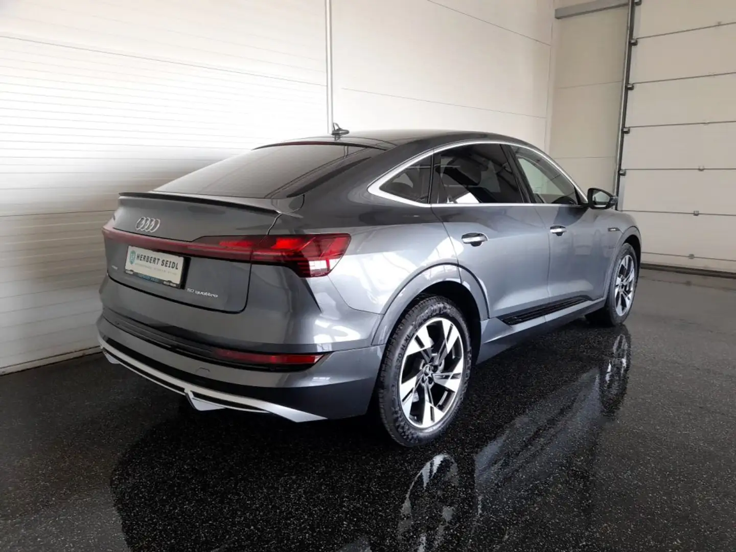 Audi e-tron SB 50 quattro S-LINE *NP € 84.796,- / TEILLEDER / 20 ZOLL / SPORTLENKRAD & FAHRWERK / KAMERA* Grau - 2