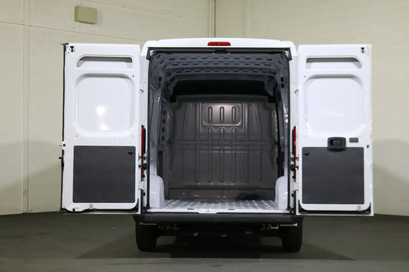 Citroen Jumper ë-Jumper L3 H2 75 kWh Blanc - 2