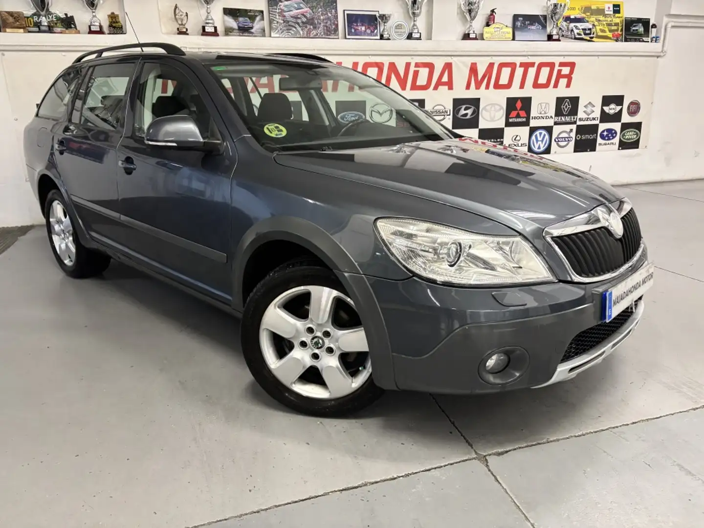 Skoda Octavia 2.0TDI CR 4x4 Szary - 2
